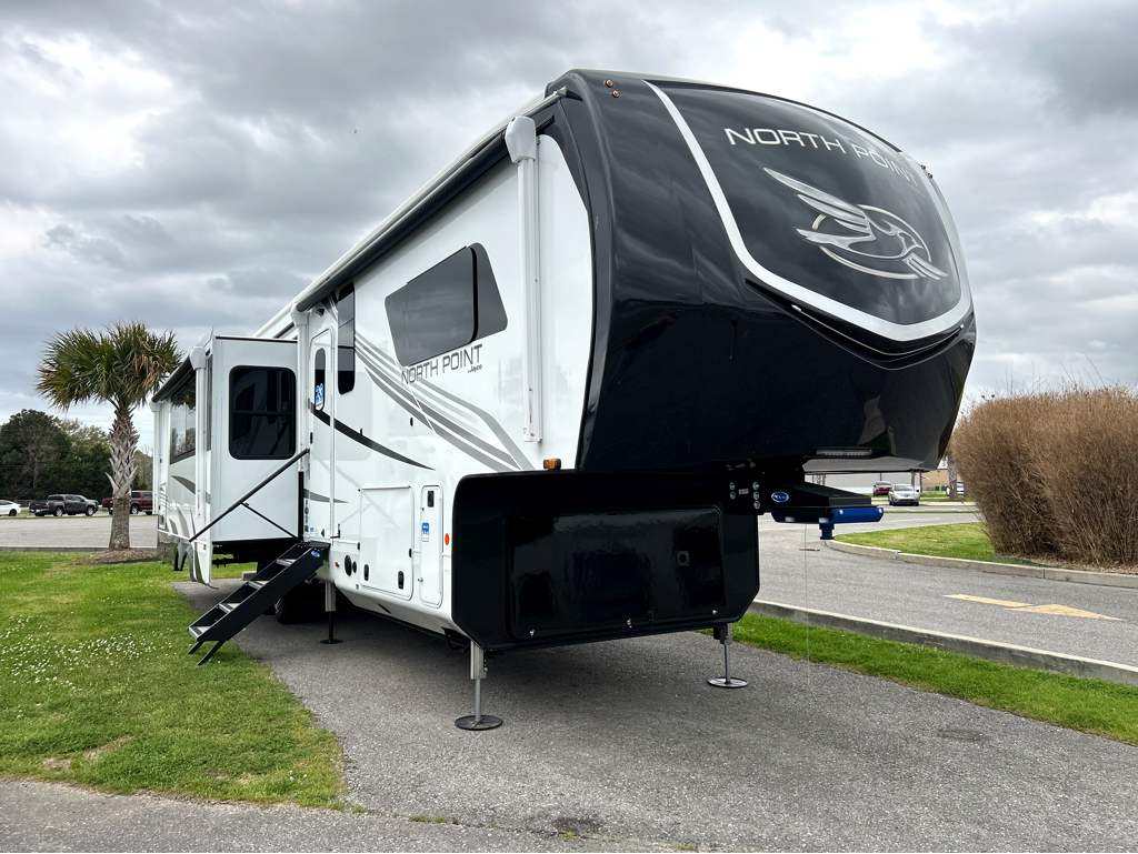 2025 JAYCO NORTH POINT 365RKTS - Image 1