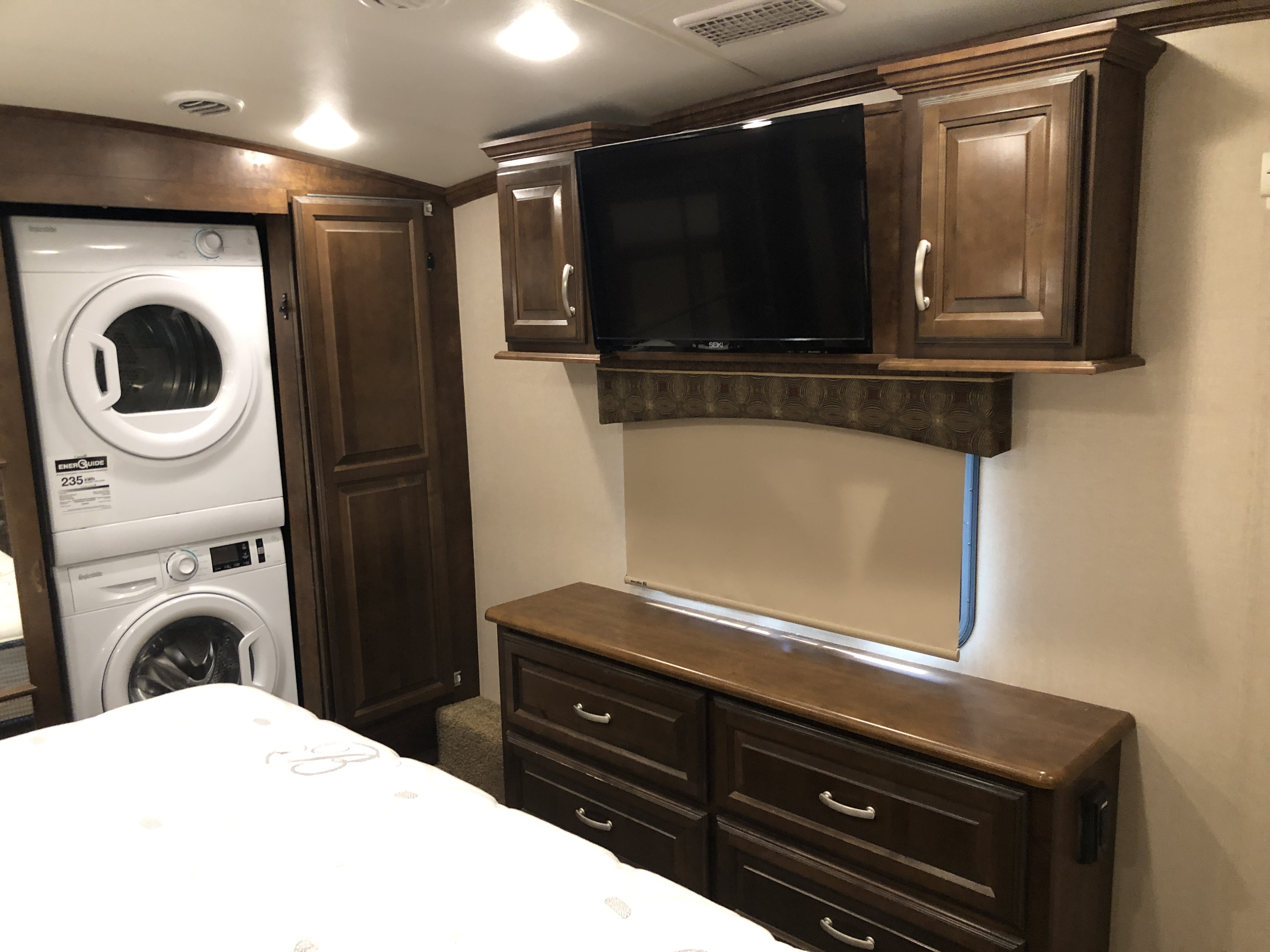 2016 Forest River Cardinal 3850RL - Image 26