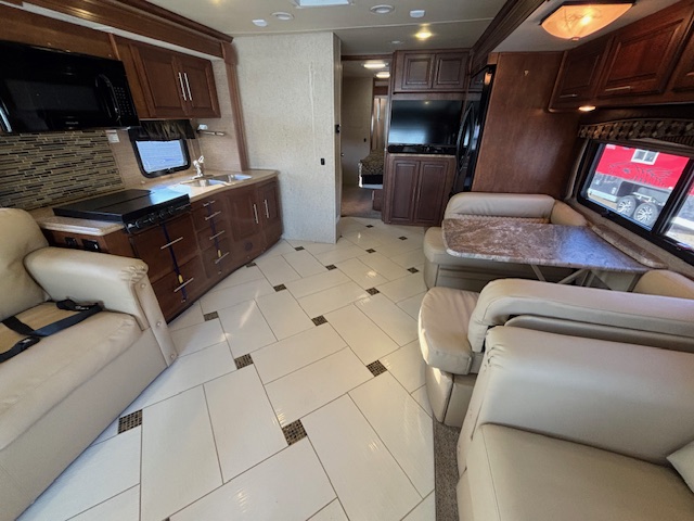 2014 Coachmen Cross Country 404RB - Image 17