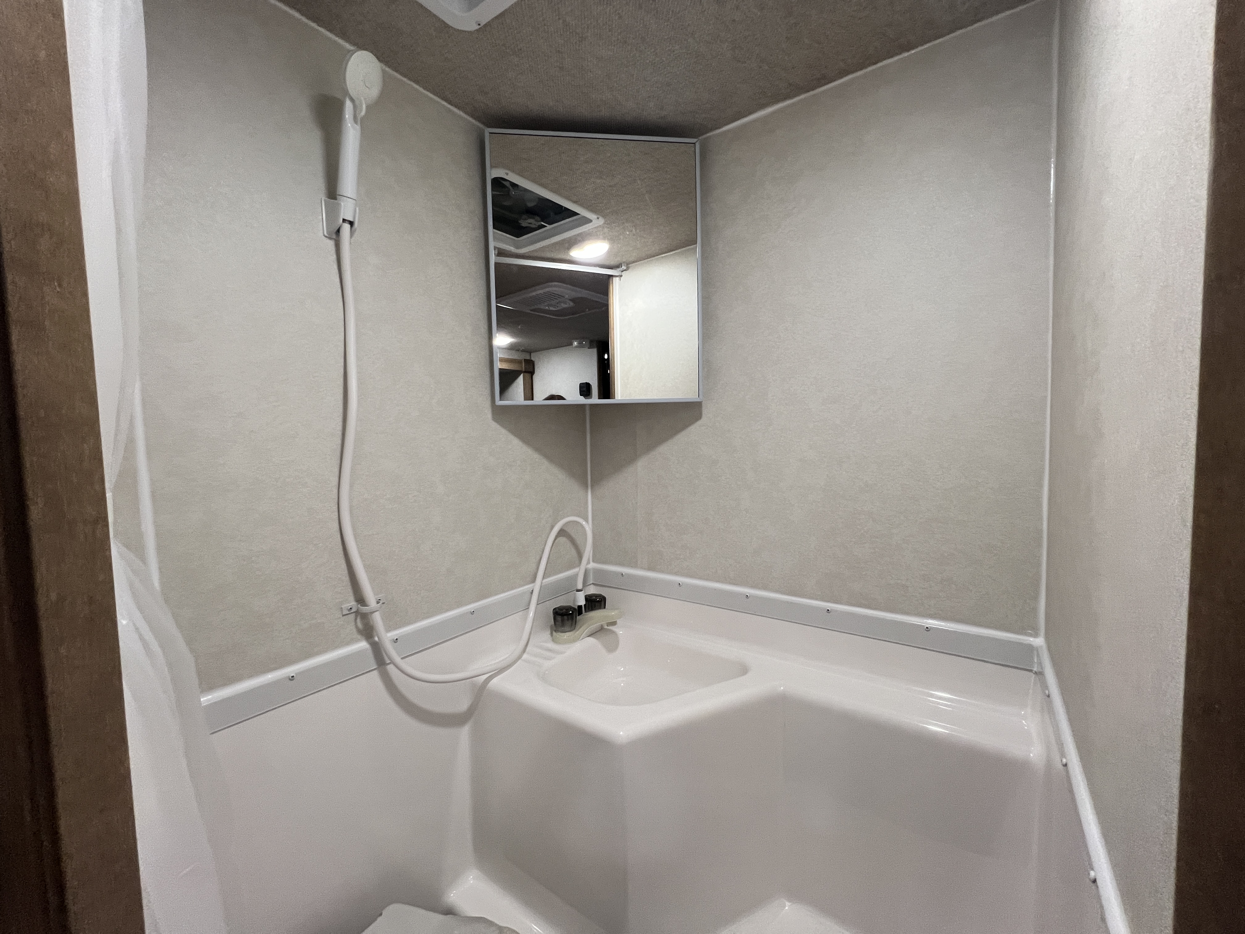 2027 Westland RV Travelaire 83SL - Image 15
