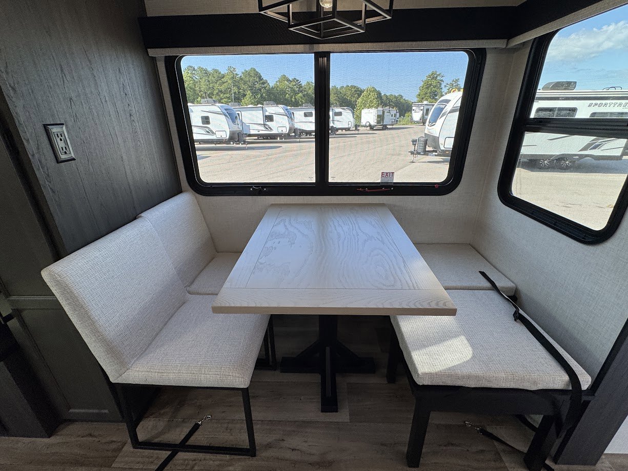2026 VENTURE RV SPORTTREK 333VMI - Image 27