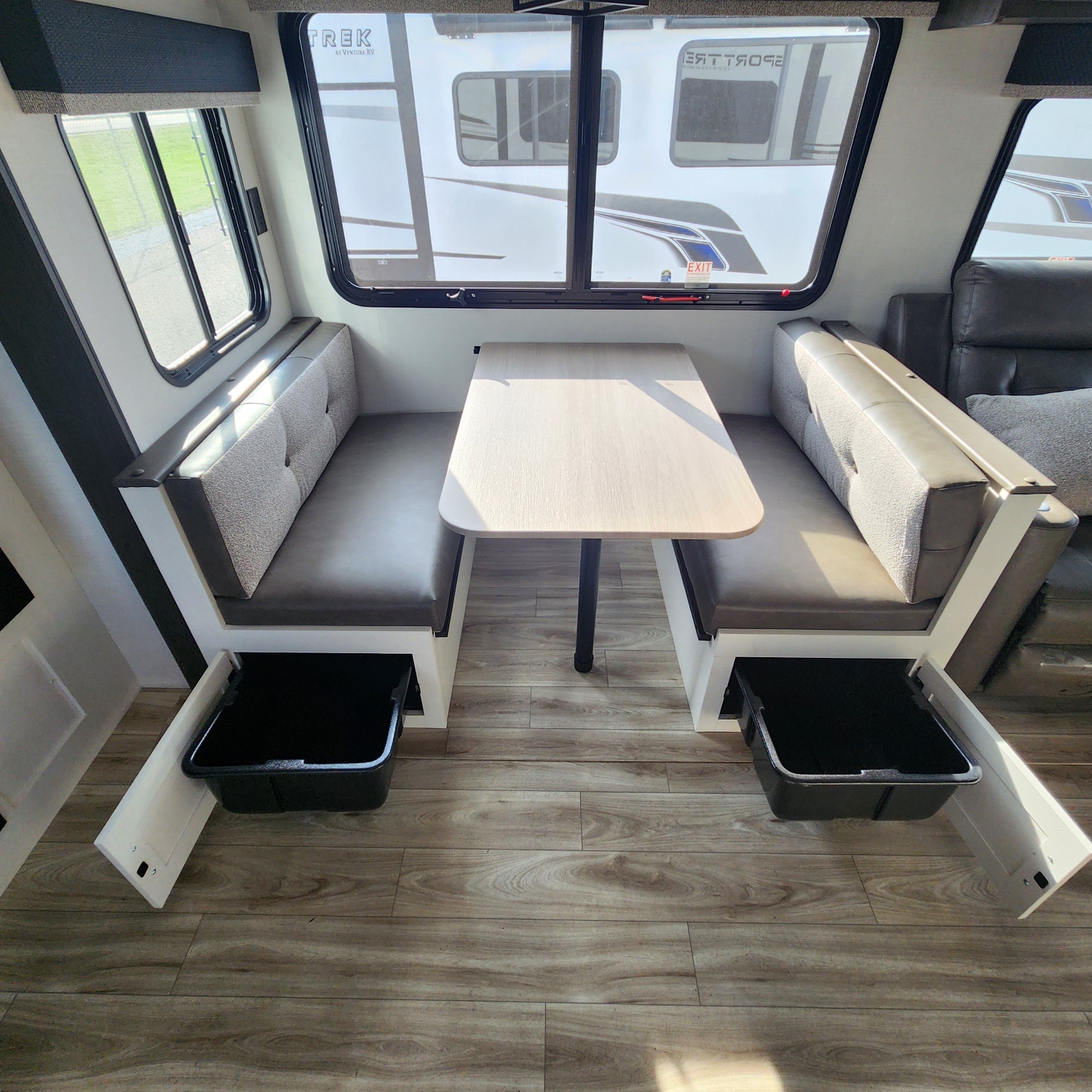 2026 VENTURE RV SPORTTREK 272VRK - Image 20