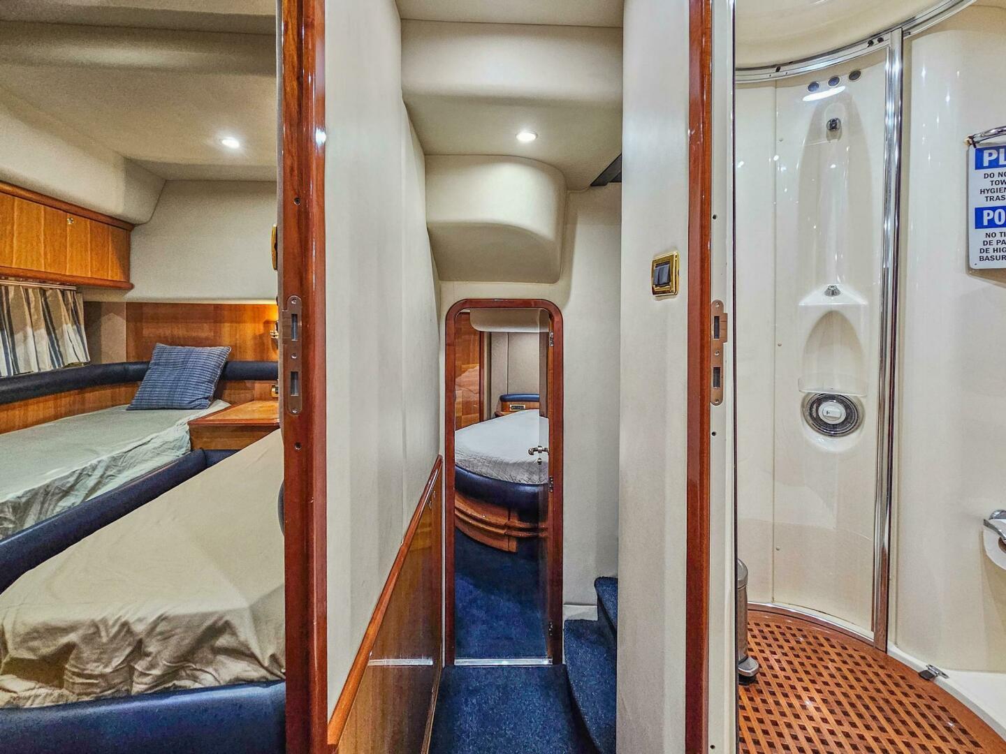 2005 Azimut 55 flybridge - Image 34