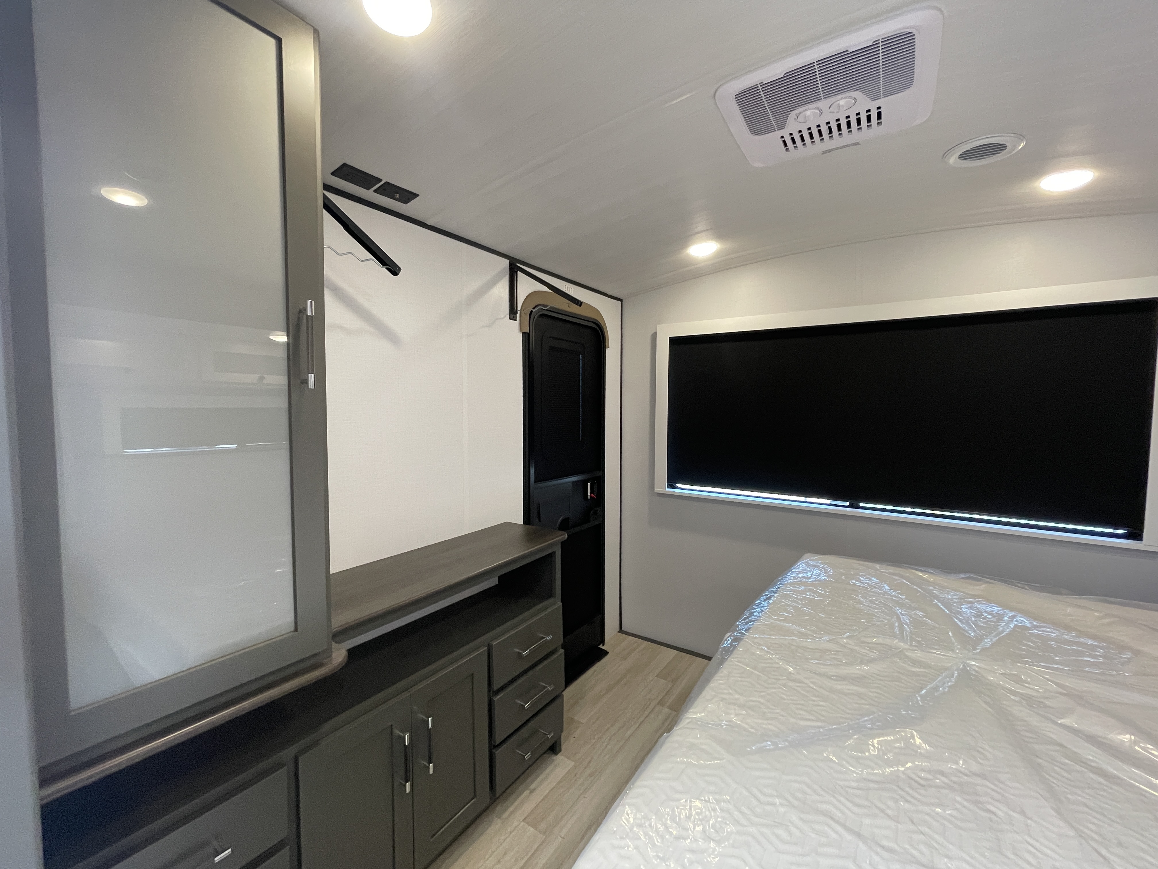 2026 Keystone Bullet Premium 265FKS - Image 24