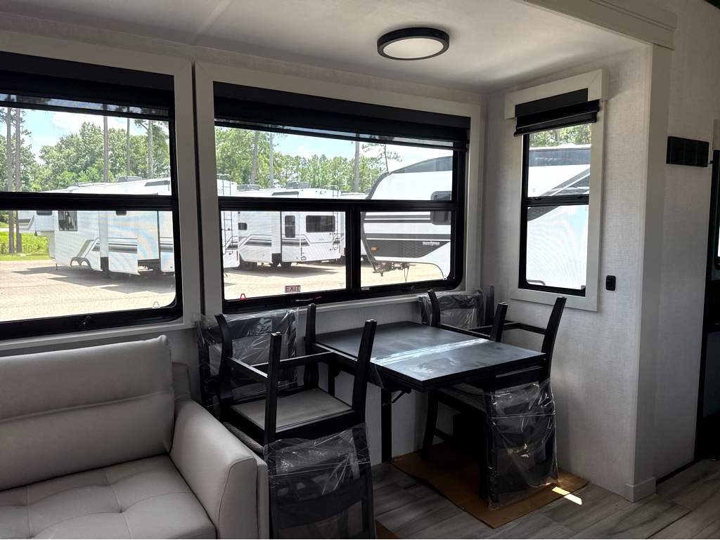 2026 Keystone ALPINE 3910RK - Image 10