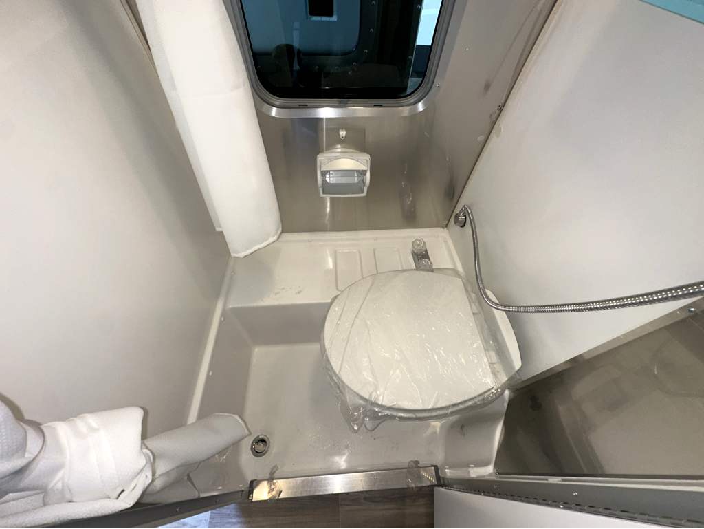 2026 AIRSTREAM BAMBI 16RB - Image 24