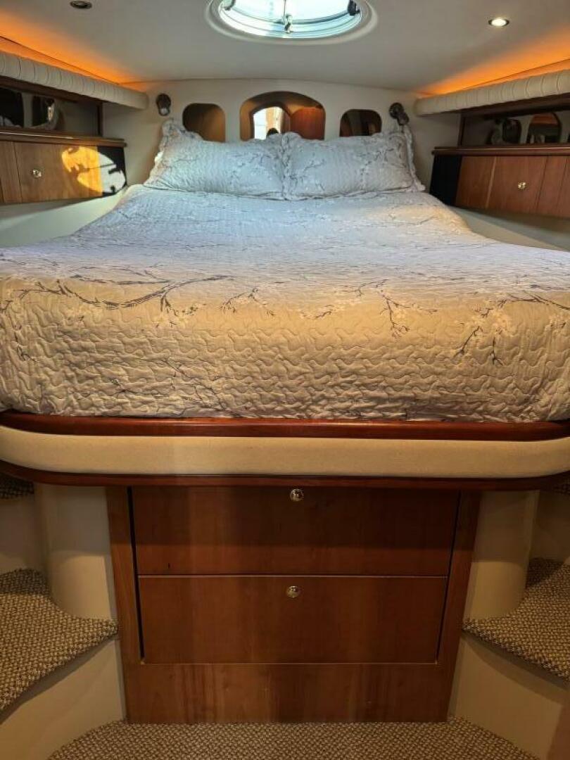 2001 Cruisers 4270 - Image 32