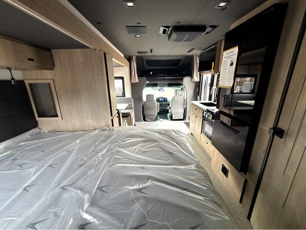 2027 Grand Design Lineage Series M 25FW - Image 32