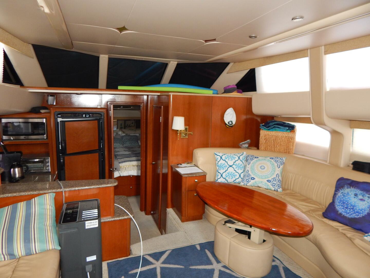 2005 Meridian 408 Motor Yacht - Image 15