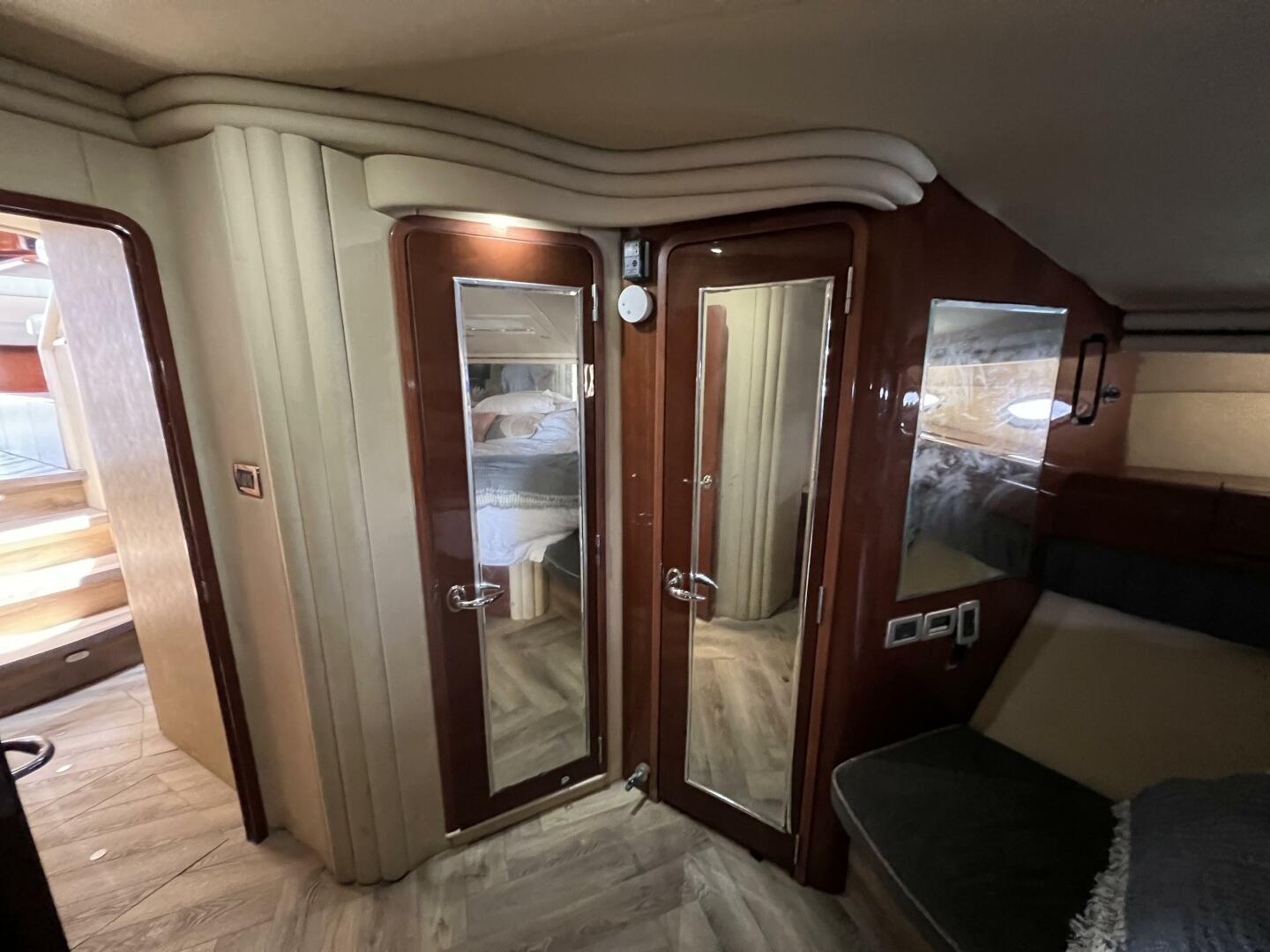 2002 Sea Ray 560 Sedan Cruiser - Image 35