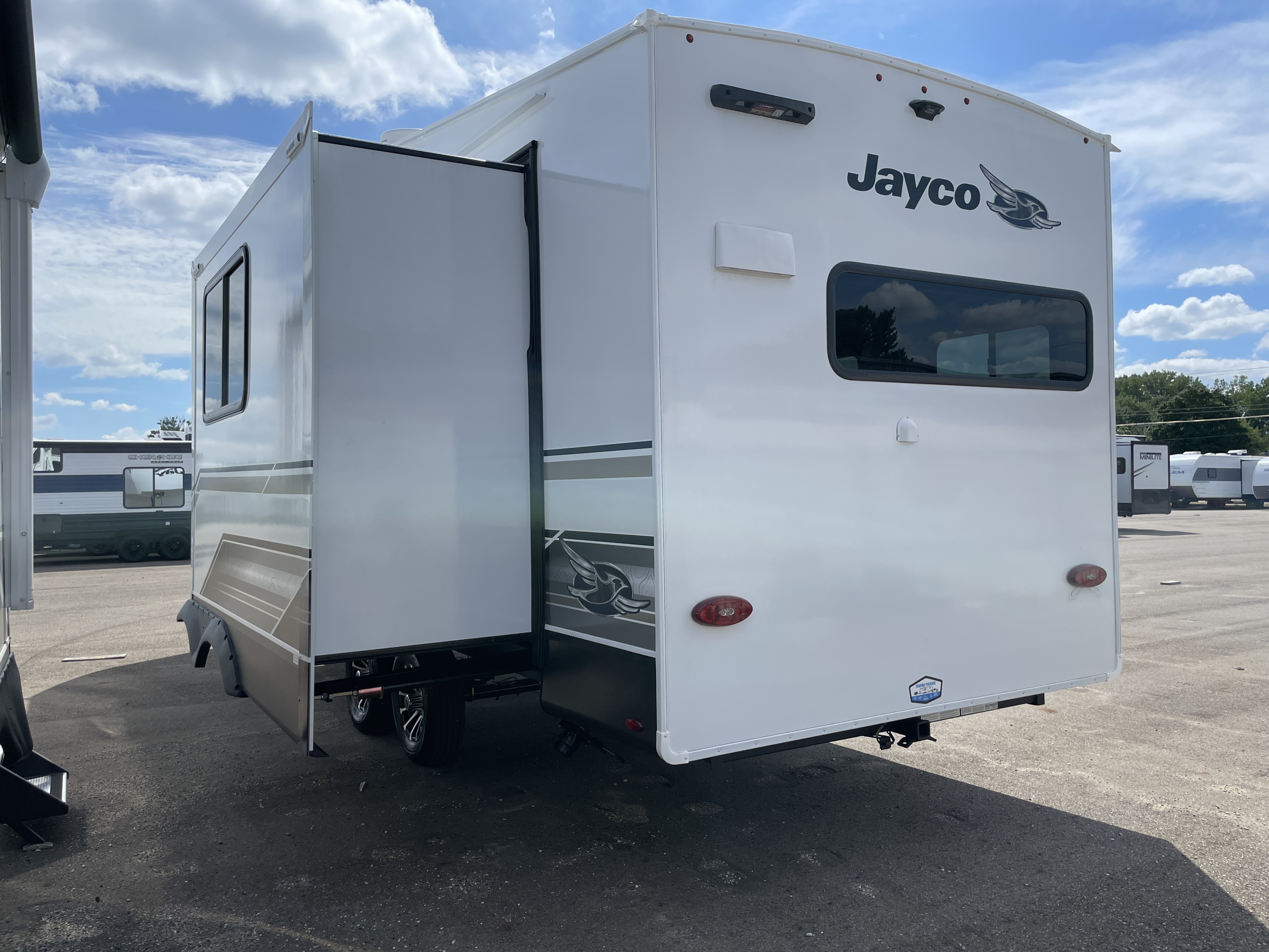 2027 Jayco Eagle SLE 24MLE - Image 4