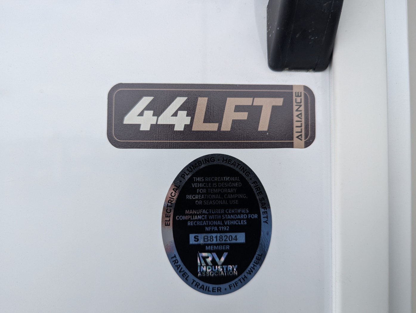 2027 Alliance RV Benchmark 44LFT - Image 5
