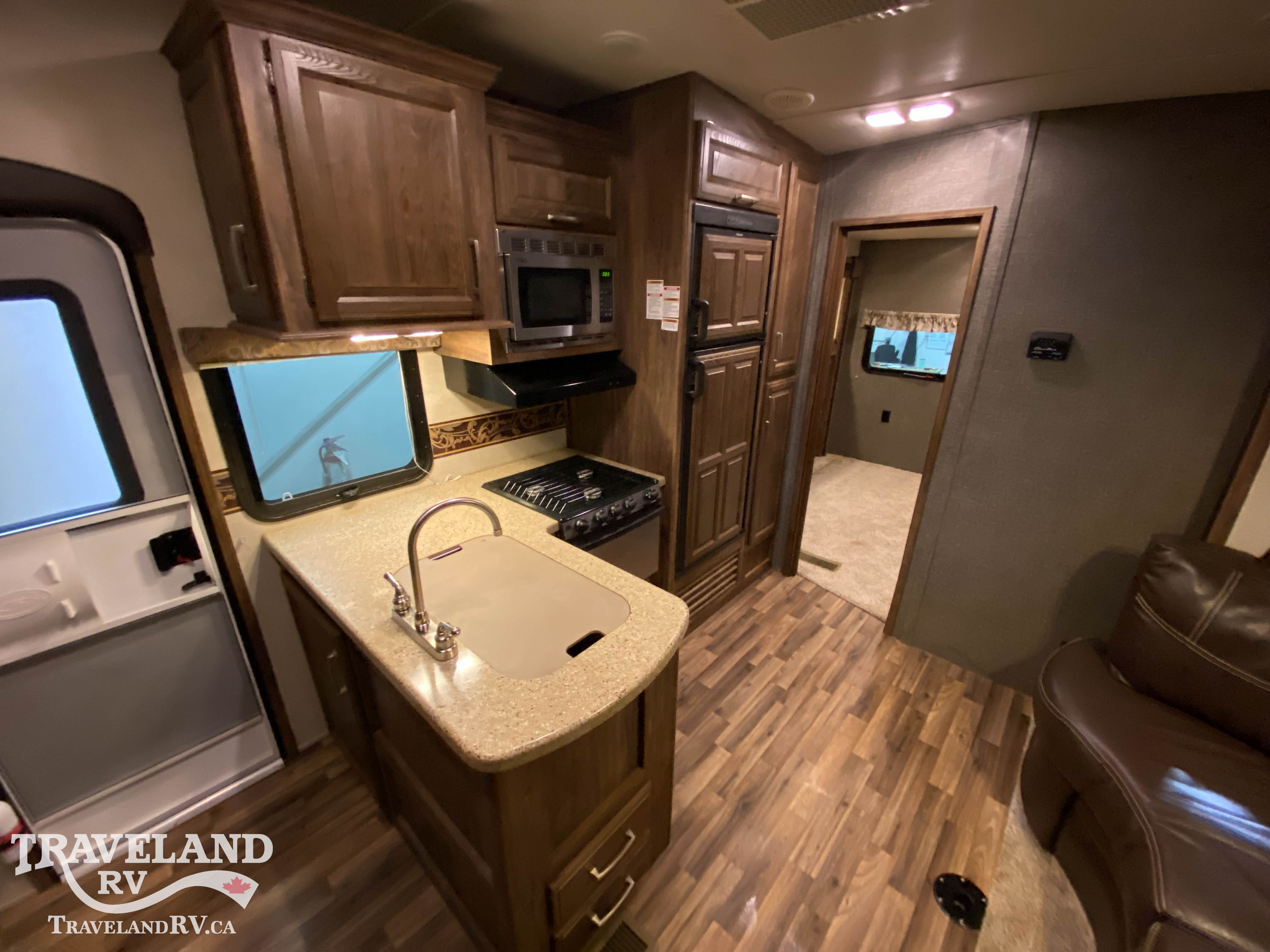 2015 KEYSTONE COUGAR X-LITE 29ROB - Image 9