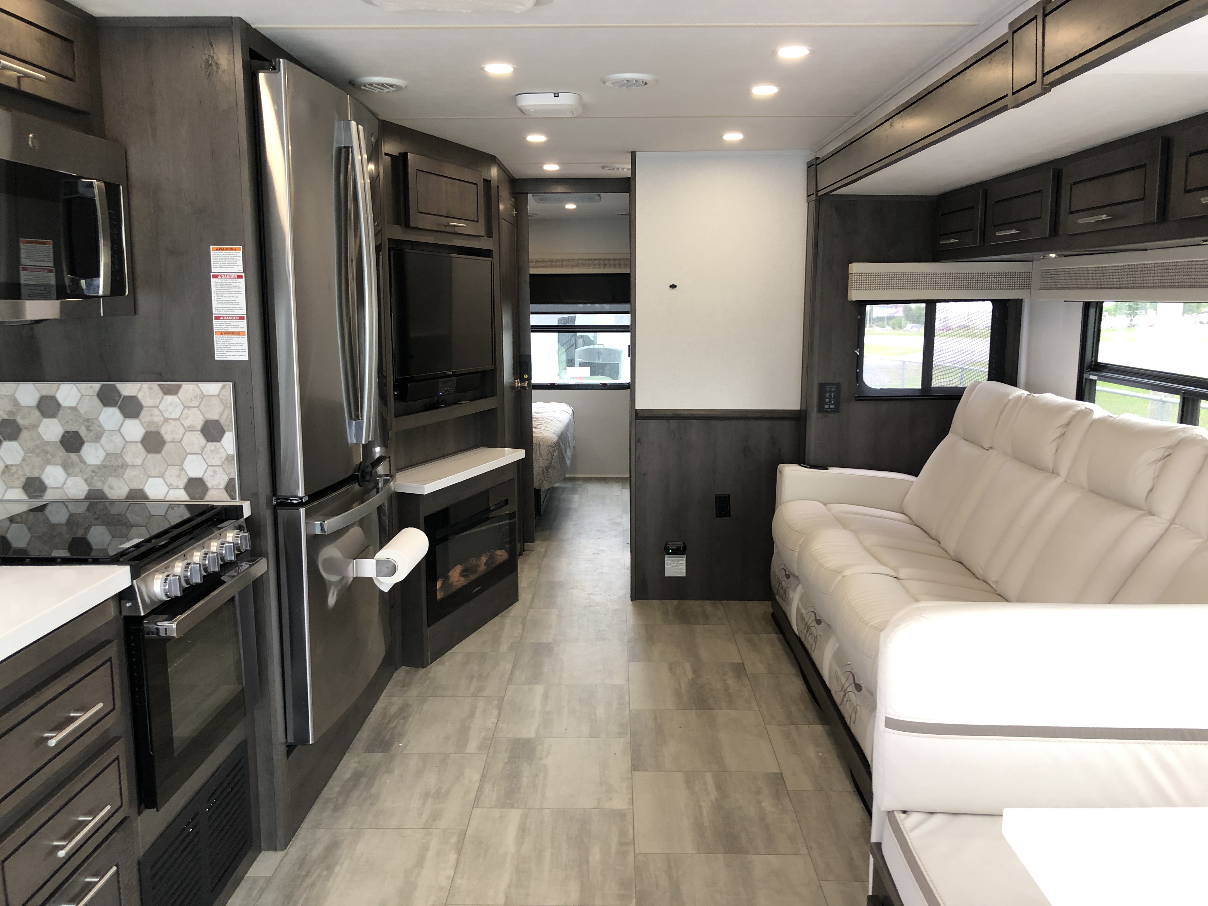 2024 Forest River Georgetown 5 Series GT5 31L5 - Image 13