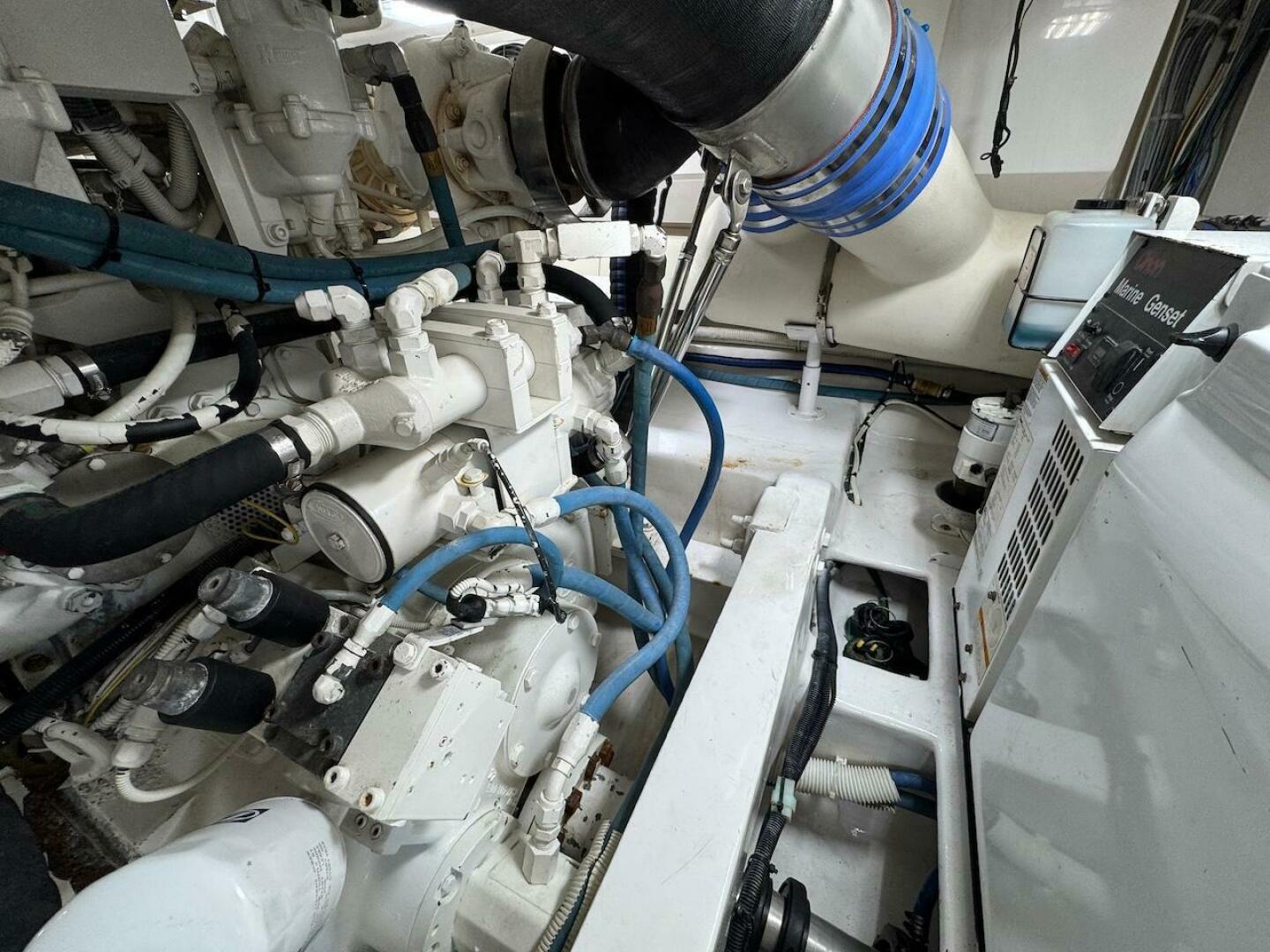 2007 VIKING 52 Convertible Base - Image 40