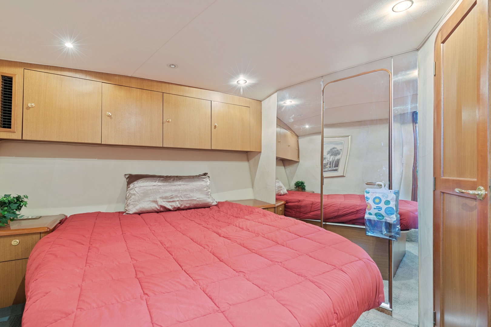 2001 Ocean Yachts 52 SS - Image 19