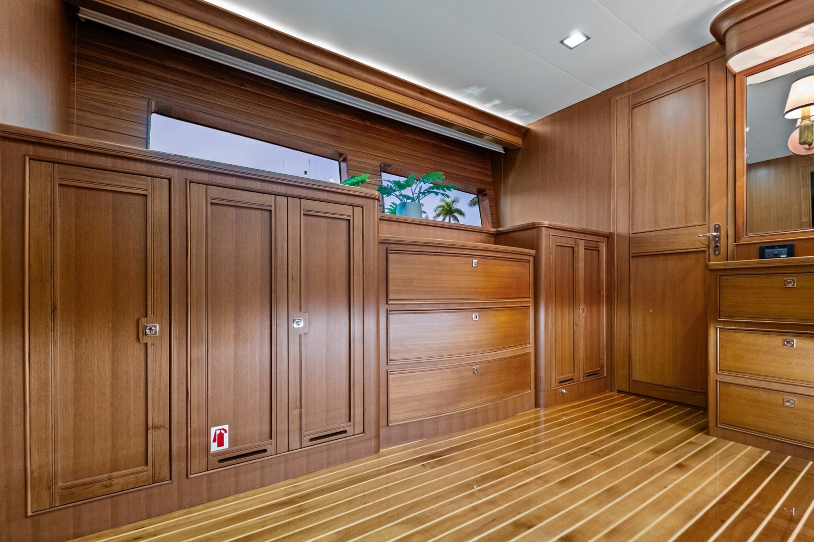 2024 Marlow 90V - Image 60