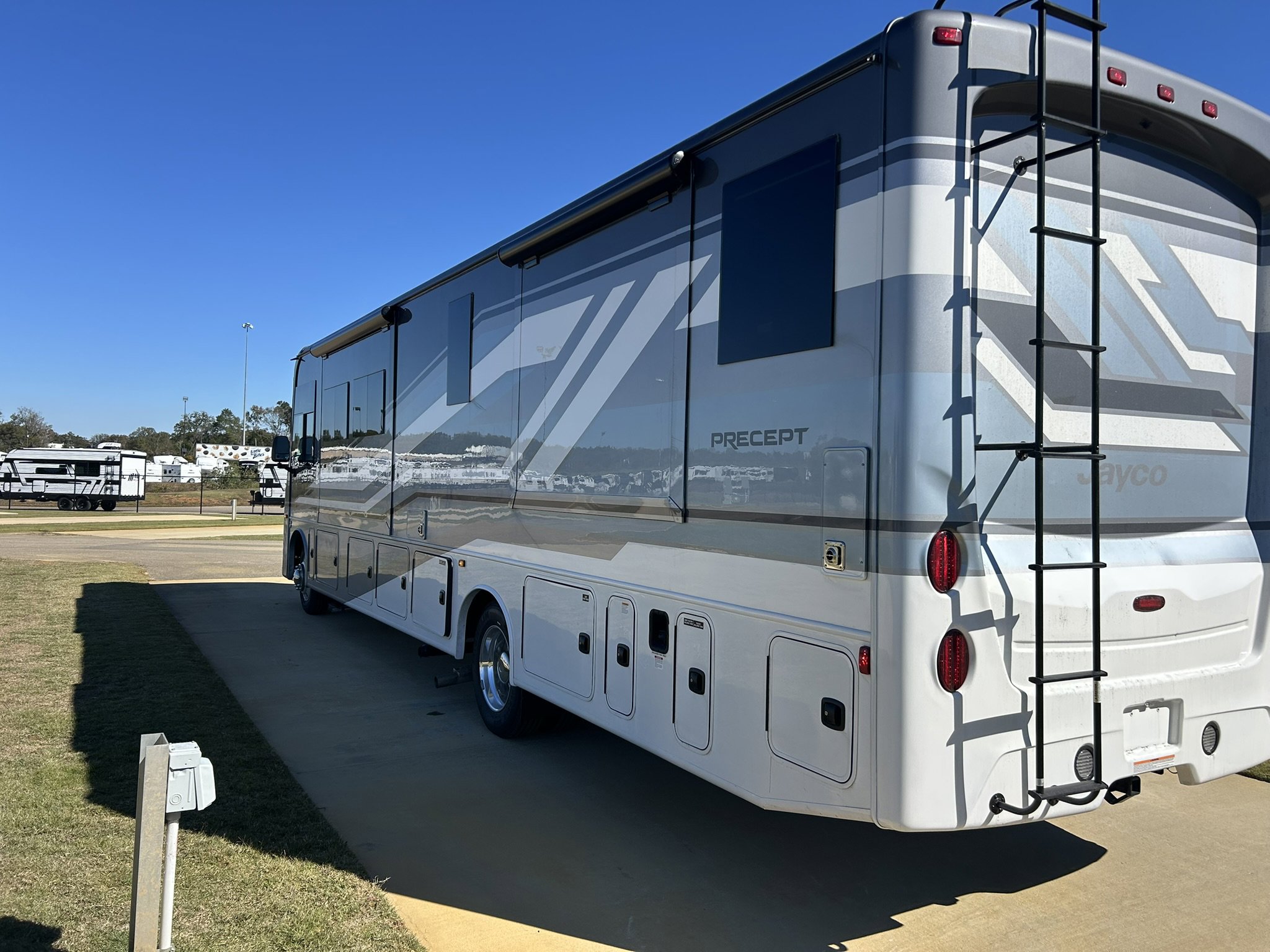 2026 JAYCO PRECEPT 36C - Image 8
