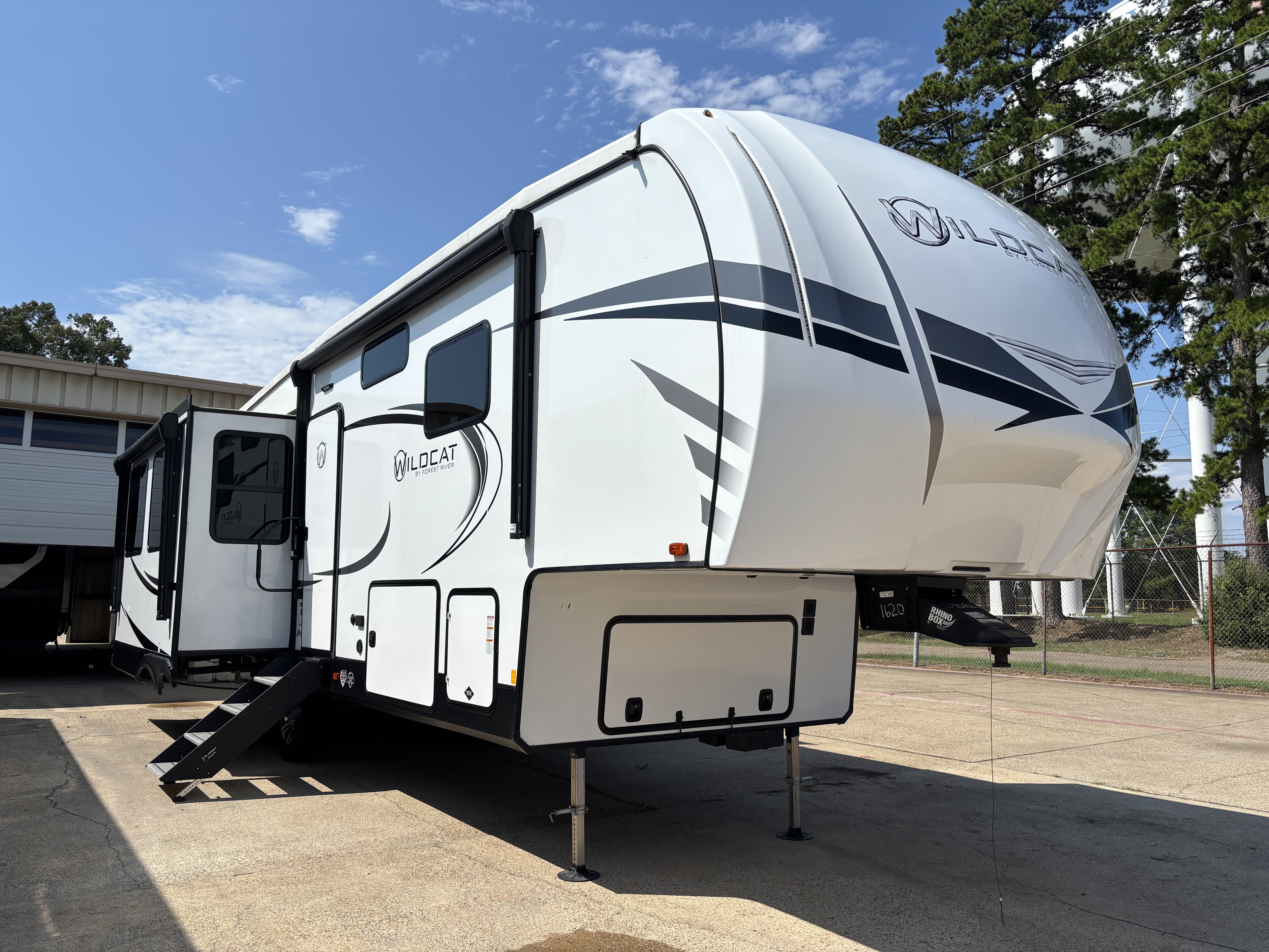 2023 Forest River Wildcat 290RLW - Image 1