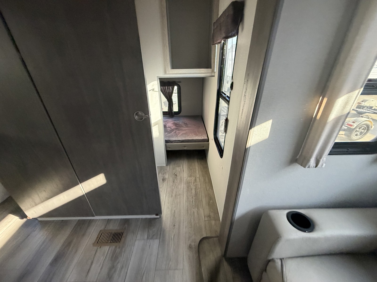 2026 COACHMEN 333DORM - Image 36