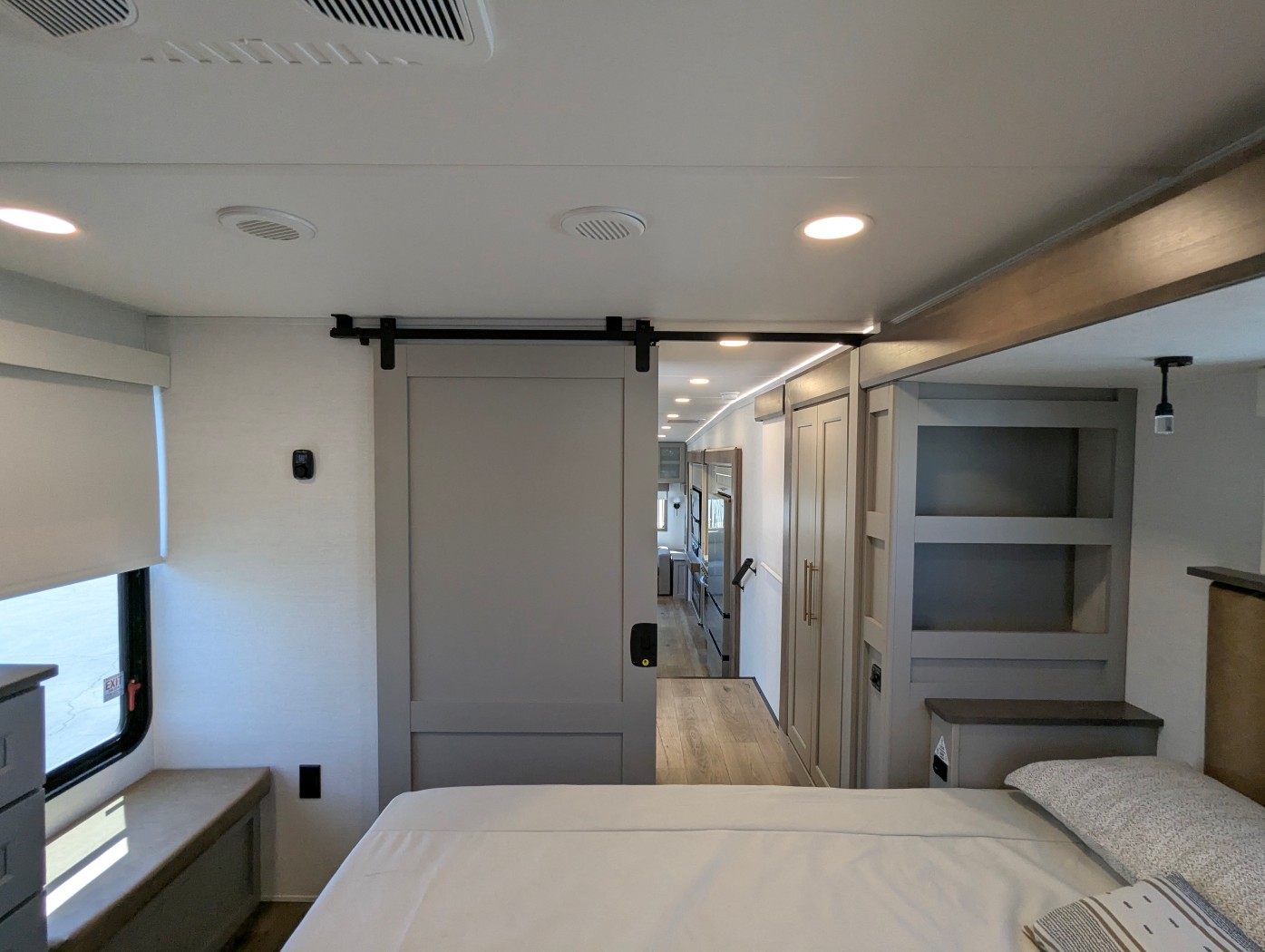 2026 Alliance RV Paradigm 340RL - Image 31