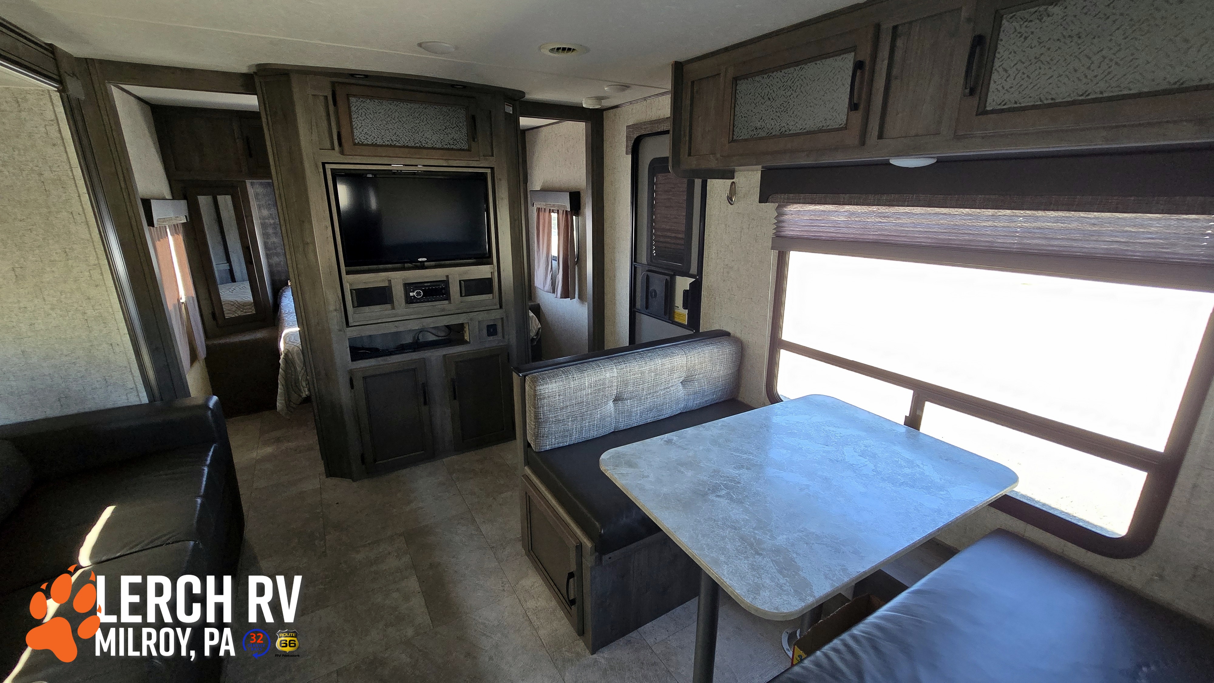 2019 FOREST RIVER APEX 300BHS - Image 35
