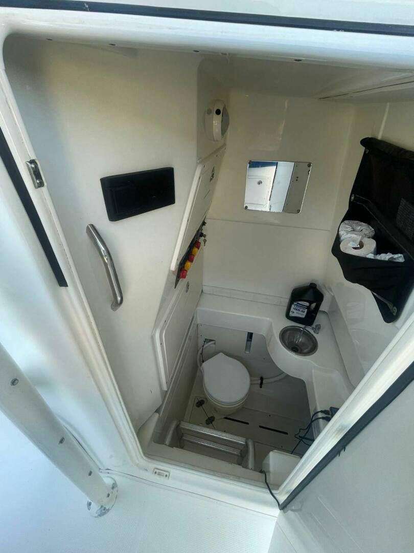 2016 Mako 284 Center Console - Image 19