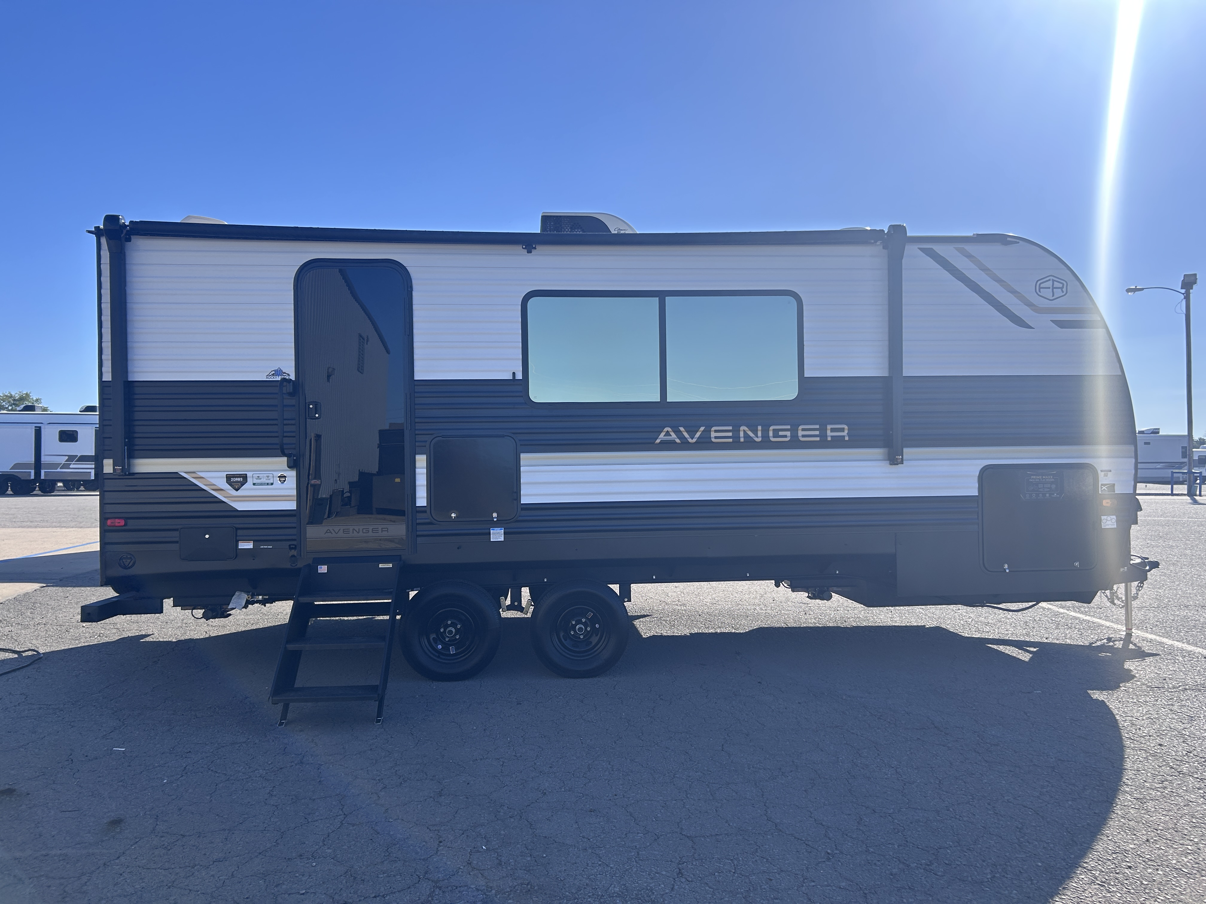 2027 Avenger 20RBS - Image 2