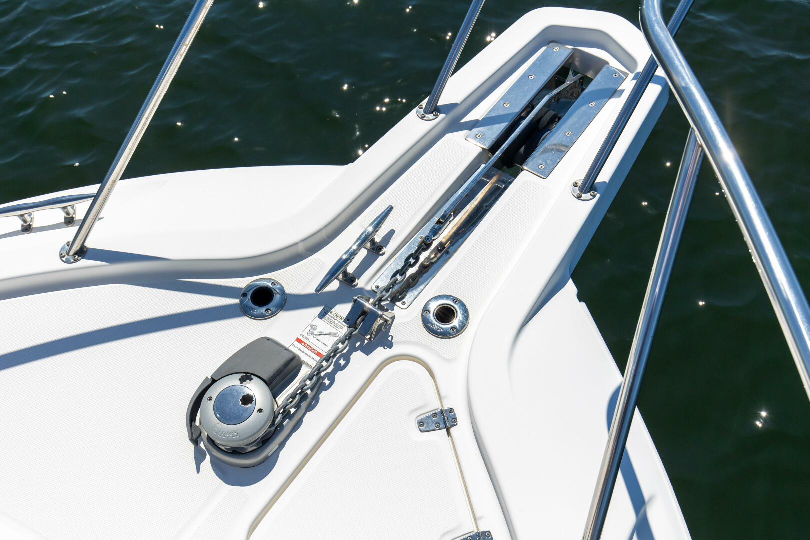 2019 Boston Whaler 345 CONQUEST - Image 25