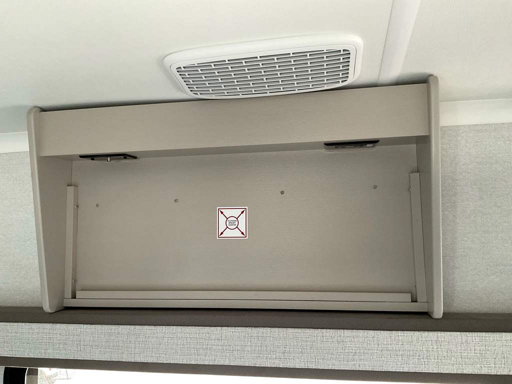 2027 JAYCO NORTH POINT 361RLBH - Image 34
