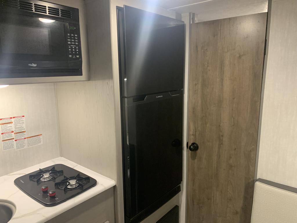 2025 COACHMEN 17FQ - Image 17