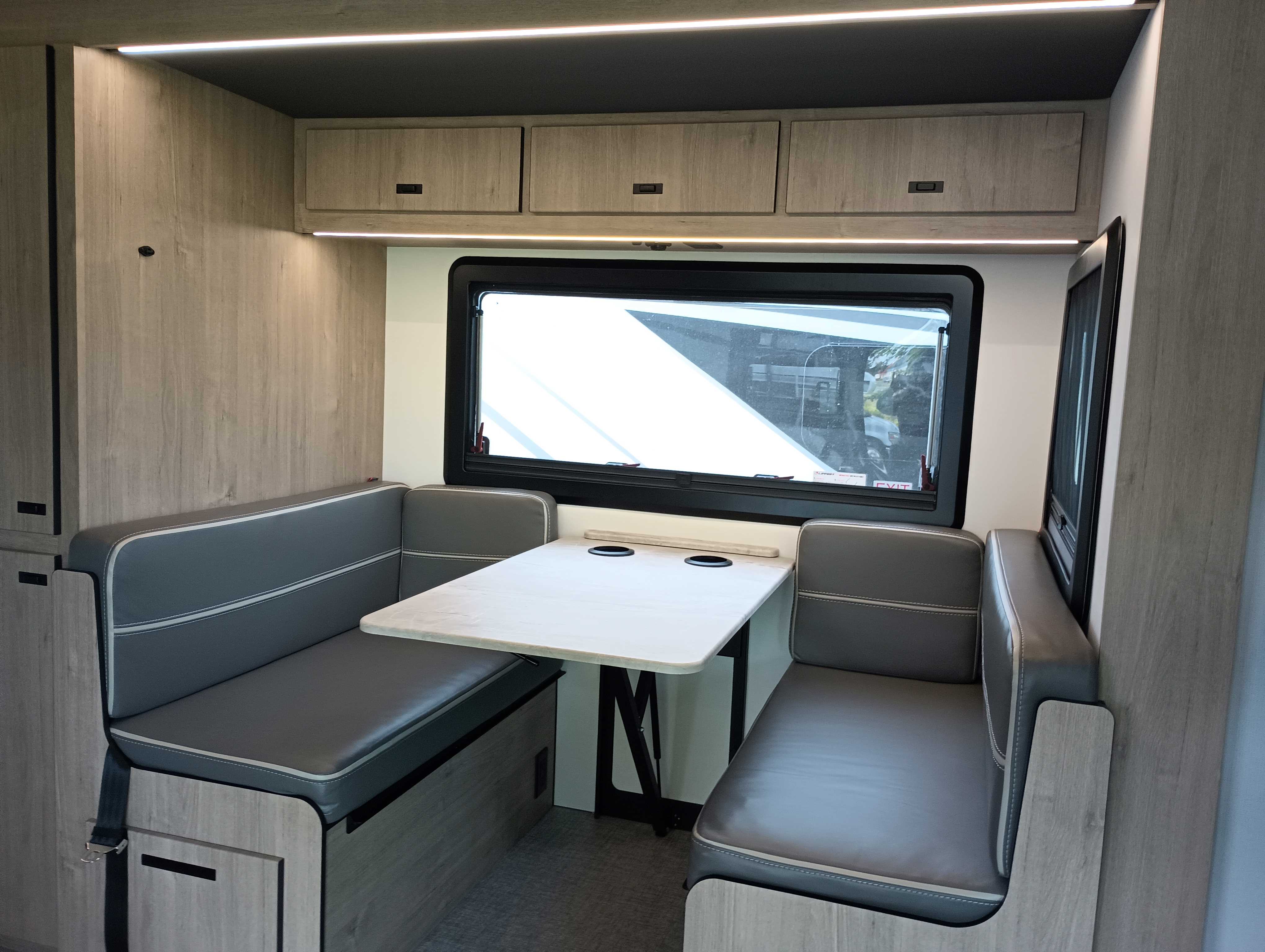 2027 Grand Design Lineage Series M 25FW - Image 10