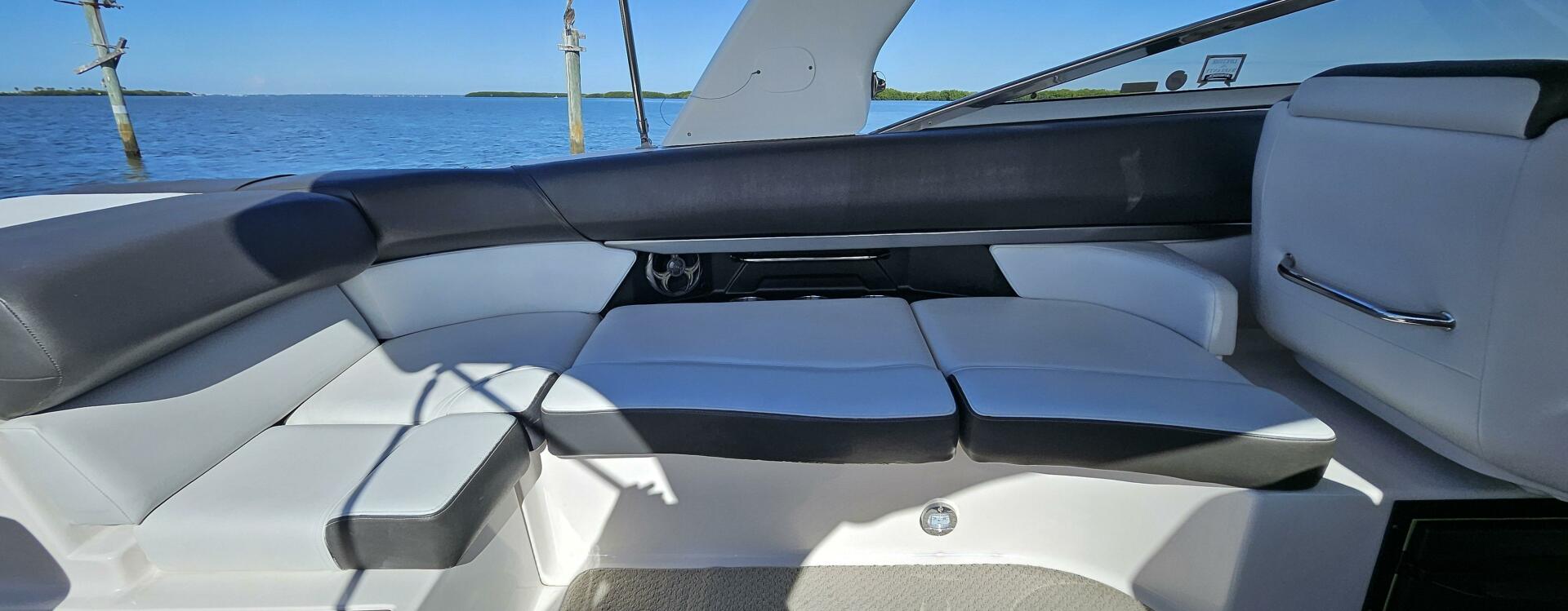 2010 Regal 2700 - Image 12