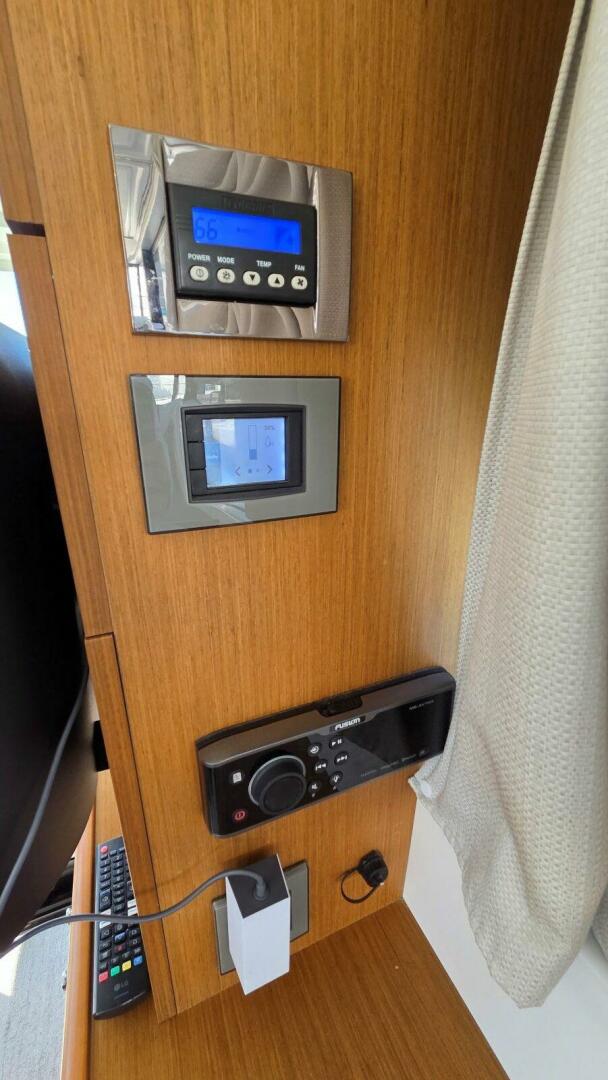 2019 Beneteau Swift Trawler 35 - Image 31
