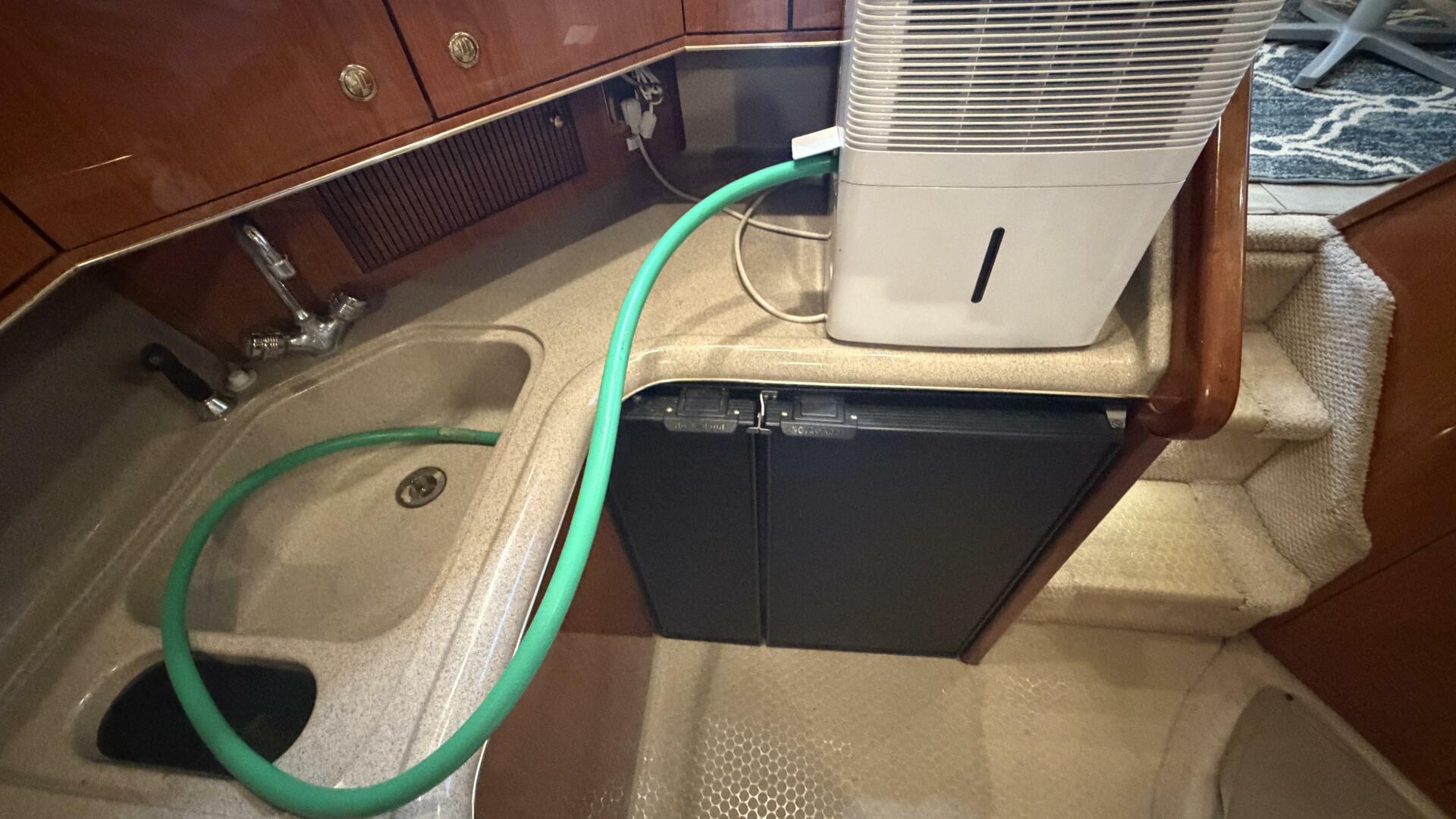 2000 Sea Ray 380 Aft Cabin - Image 28