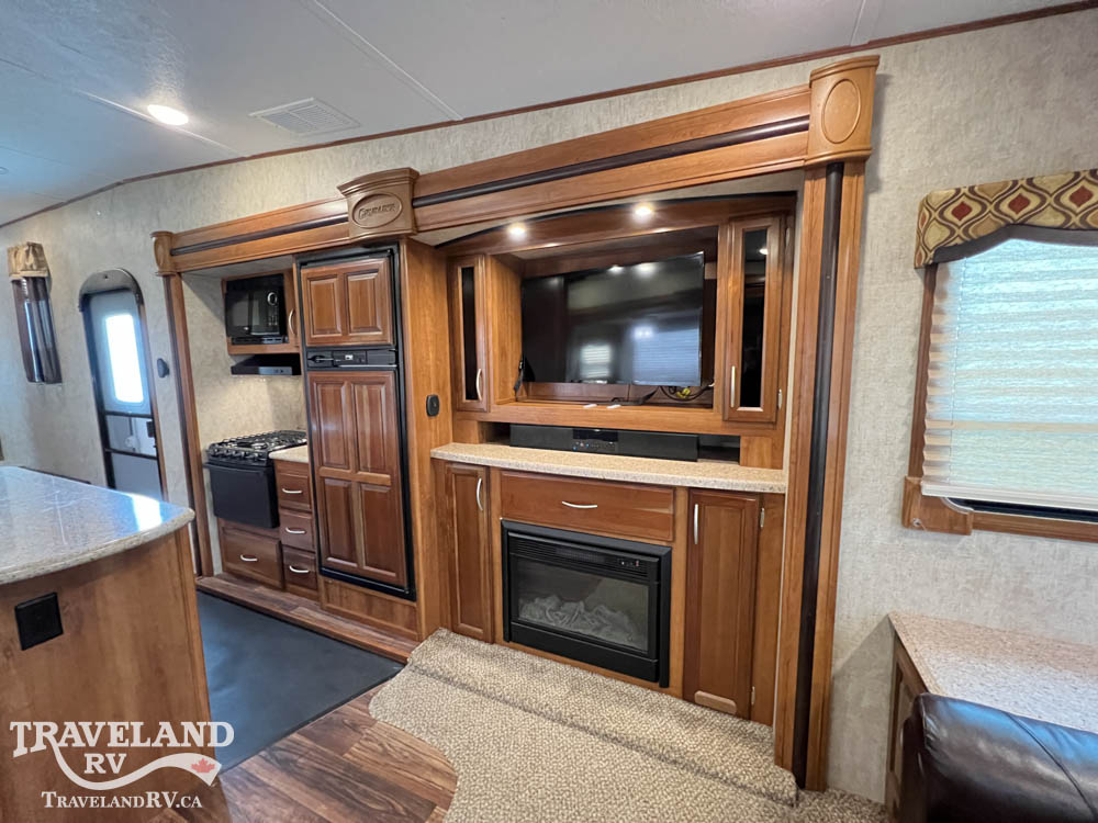 2015 Prime Time Crusader 295RST - Image 19