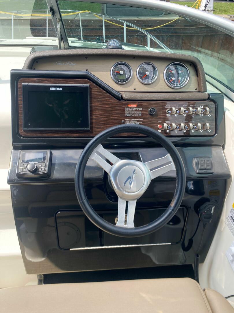 2018 Sea Ray 260 Sundancer - Image 12