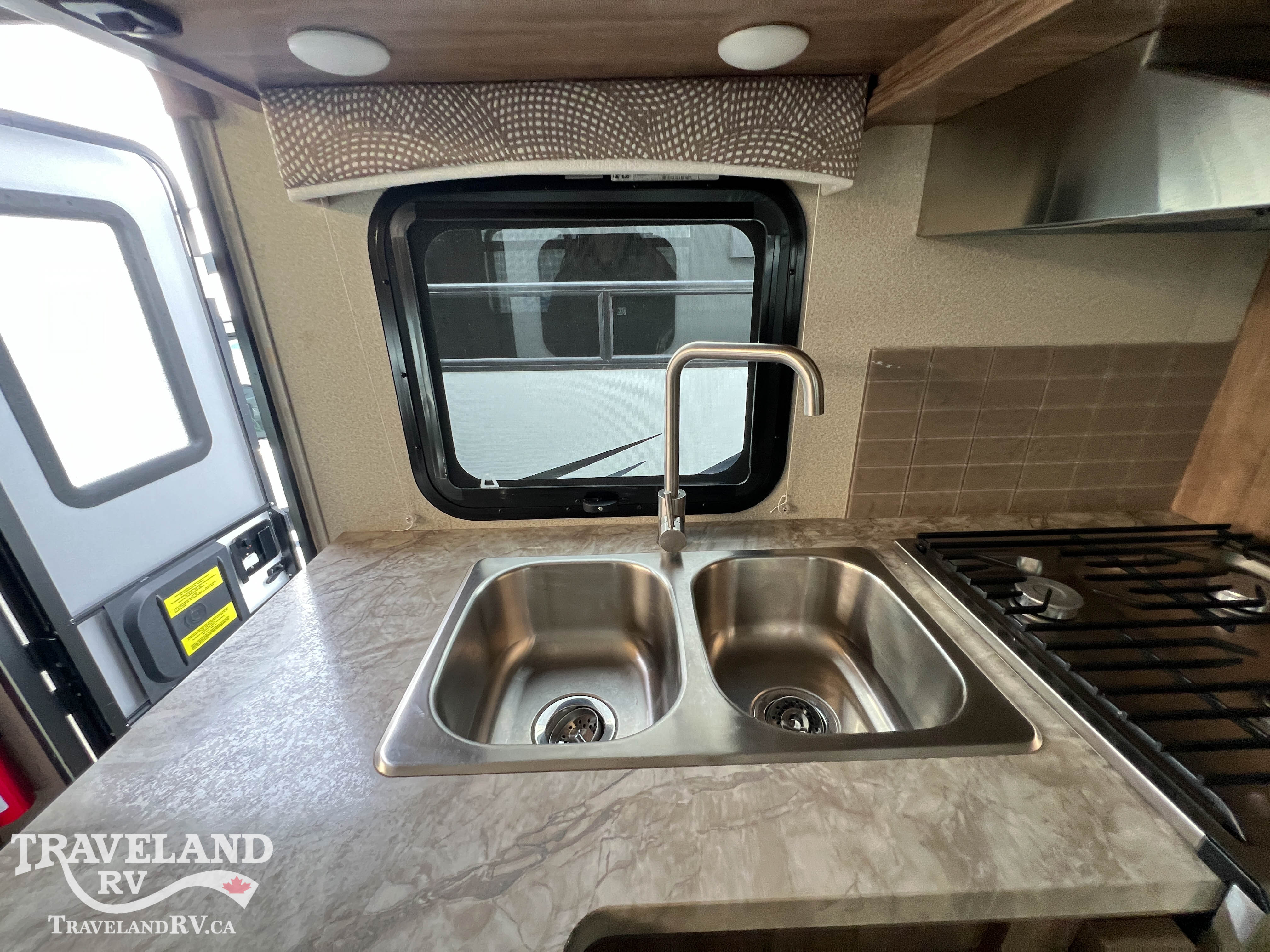 2019 Entegra Coach Odyssey 25R - Image 13
