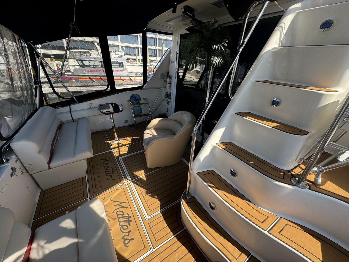 1998 Sea Ray 550 Sedan Bridge - Image 13