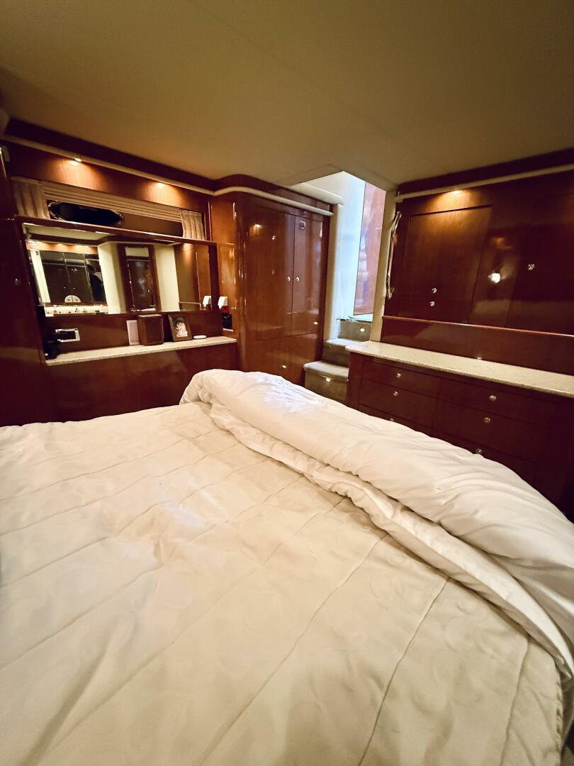 2003 Sea Ray 480 Motor Yacht - Image 62