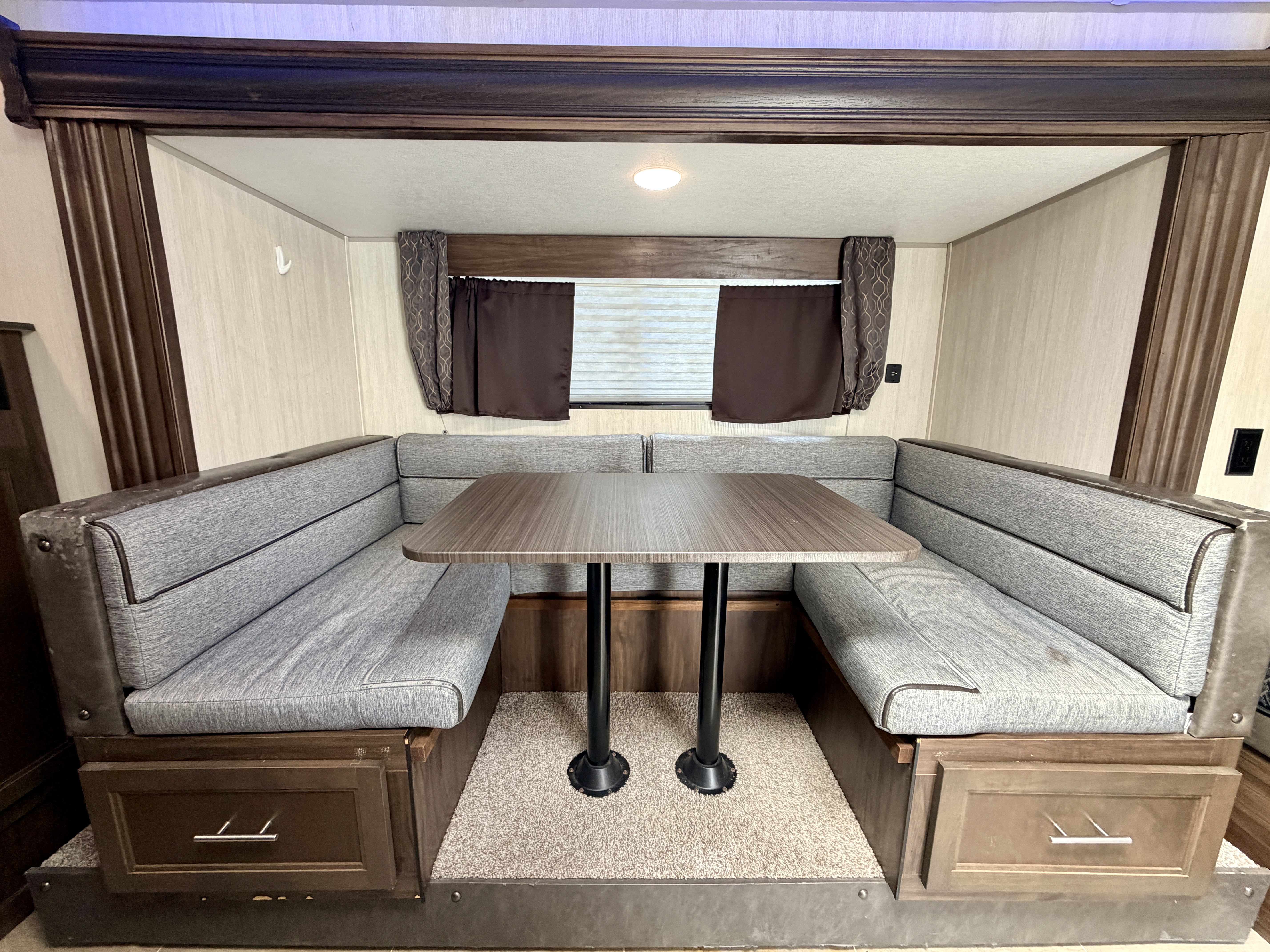 2020 Forest River Cherokee Grey Wolf 27RR - Image 12