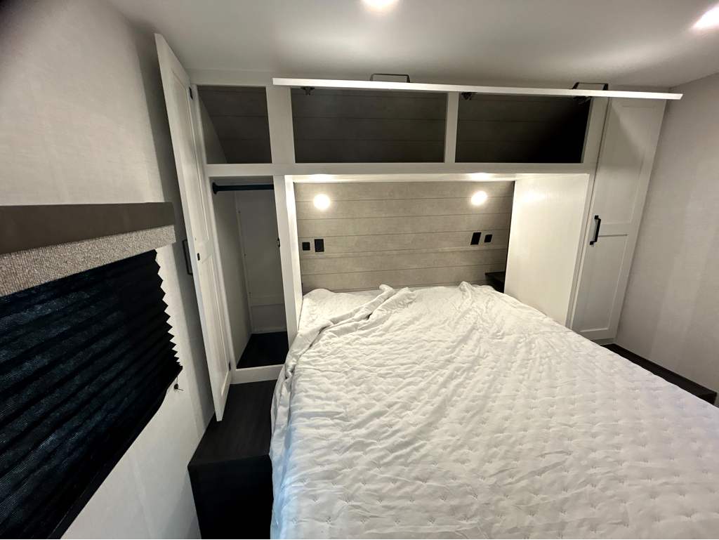 2027 VENTURE RV SIENNA 251VRB - Image 33