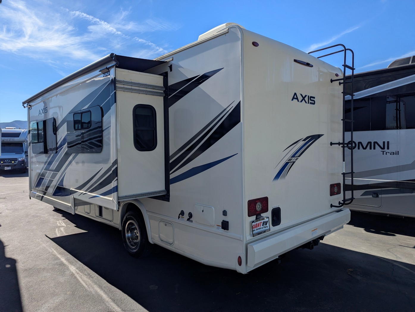 2023 Thor Motor Coach Axis 24.4 - Image 4