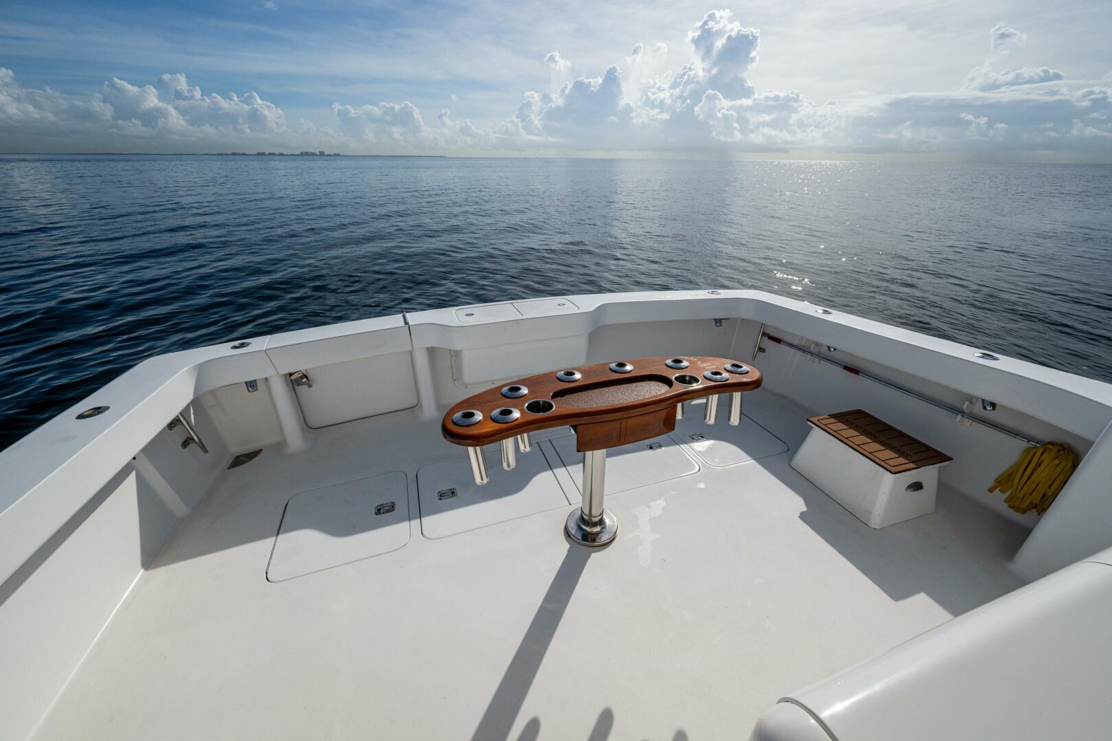 2004 Viking 48 Convertible - Image 29