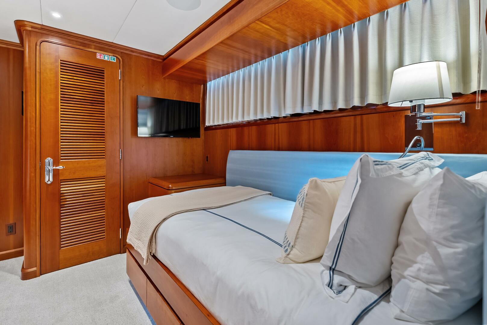 1998 Burger Raised Pilothouse - Image 29