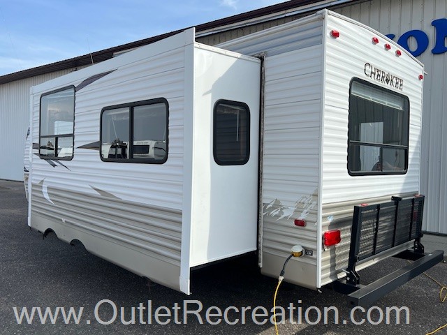 2011 FOREST RIVER CHEROKEE 26RL - Image 4