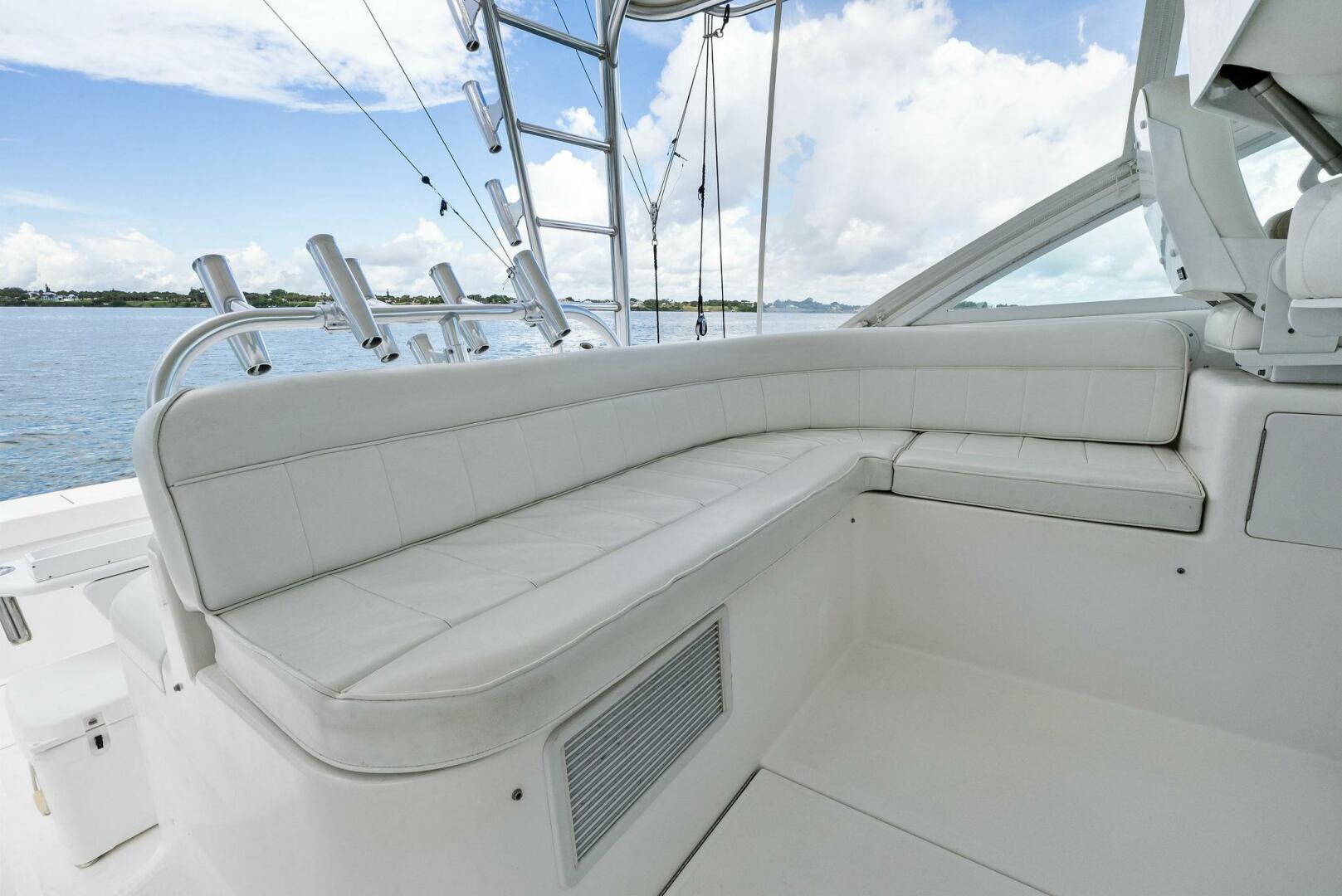 2004 Cabo 40 Hardtop Express - Image 12