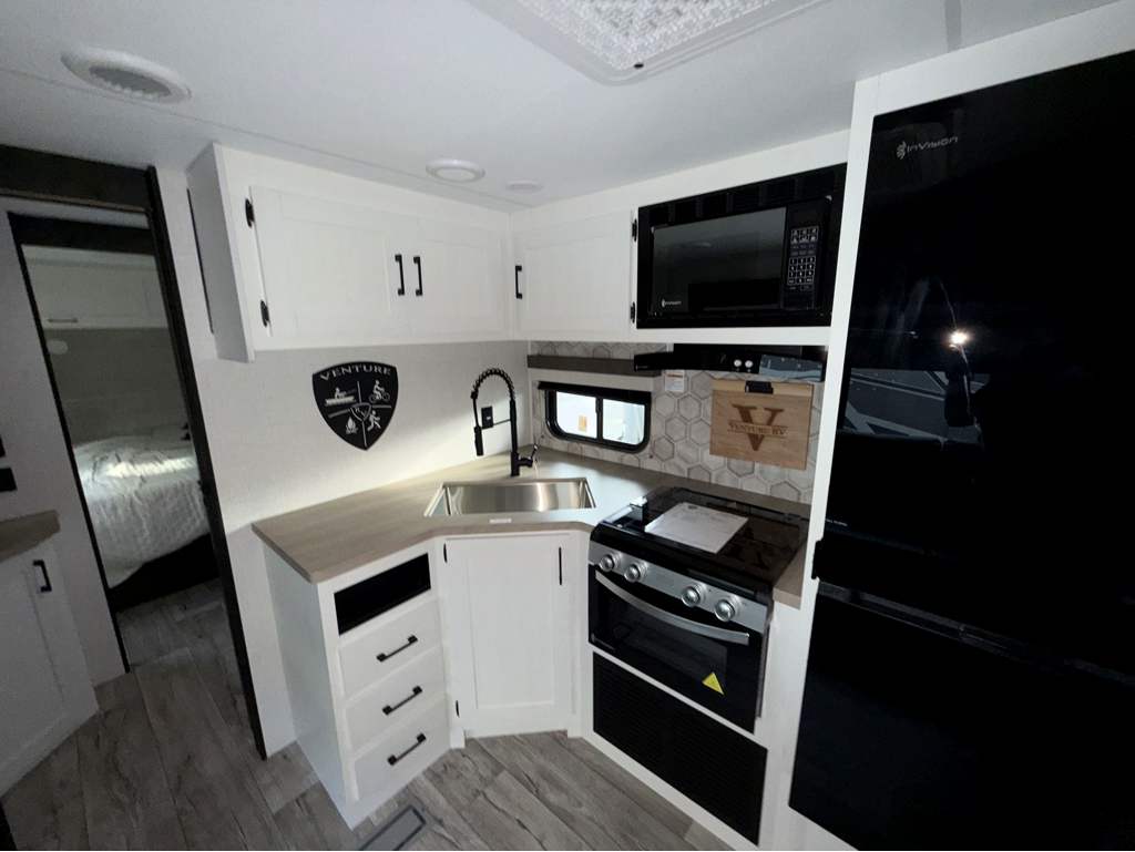2026 VENTURE RV SIENNA 311VDB - Image 12