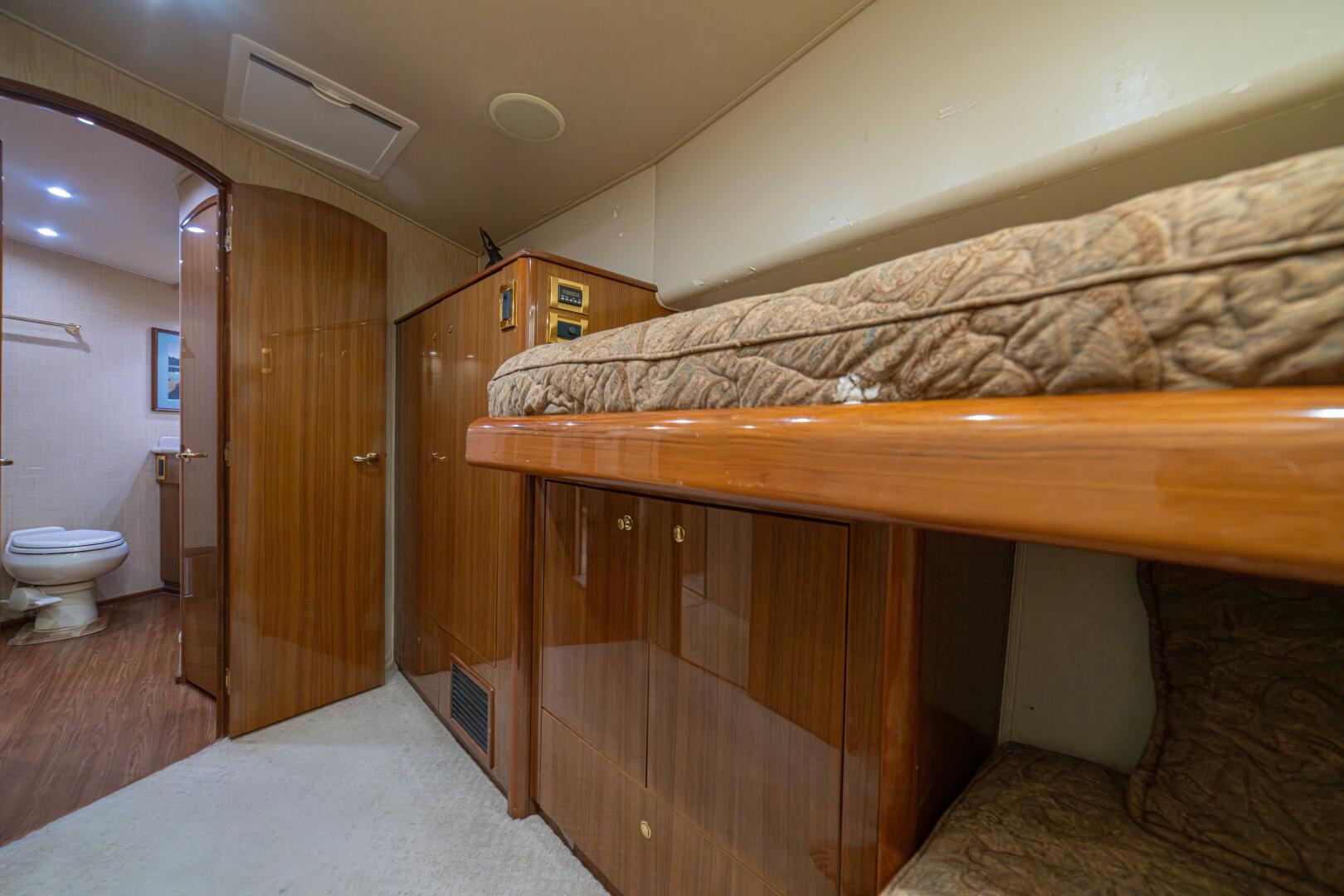 2006 Viking 56 Convertible - Image 50