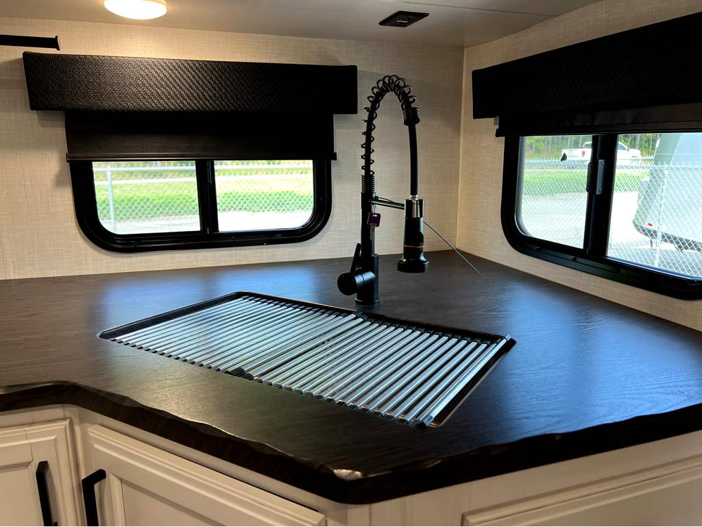 2024 VENTURE RV STRATUS SR221 VRK - Image 10